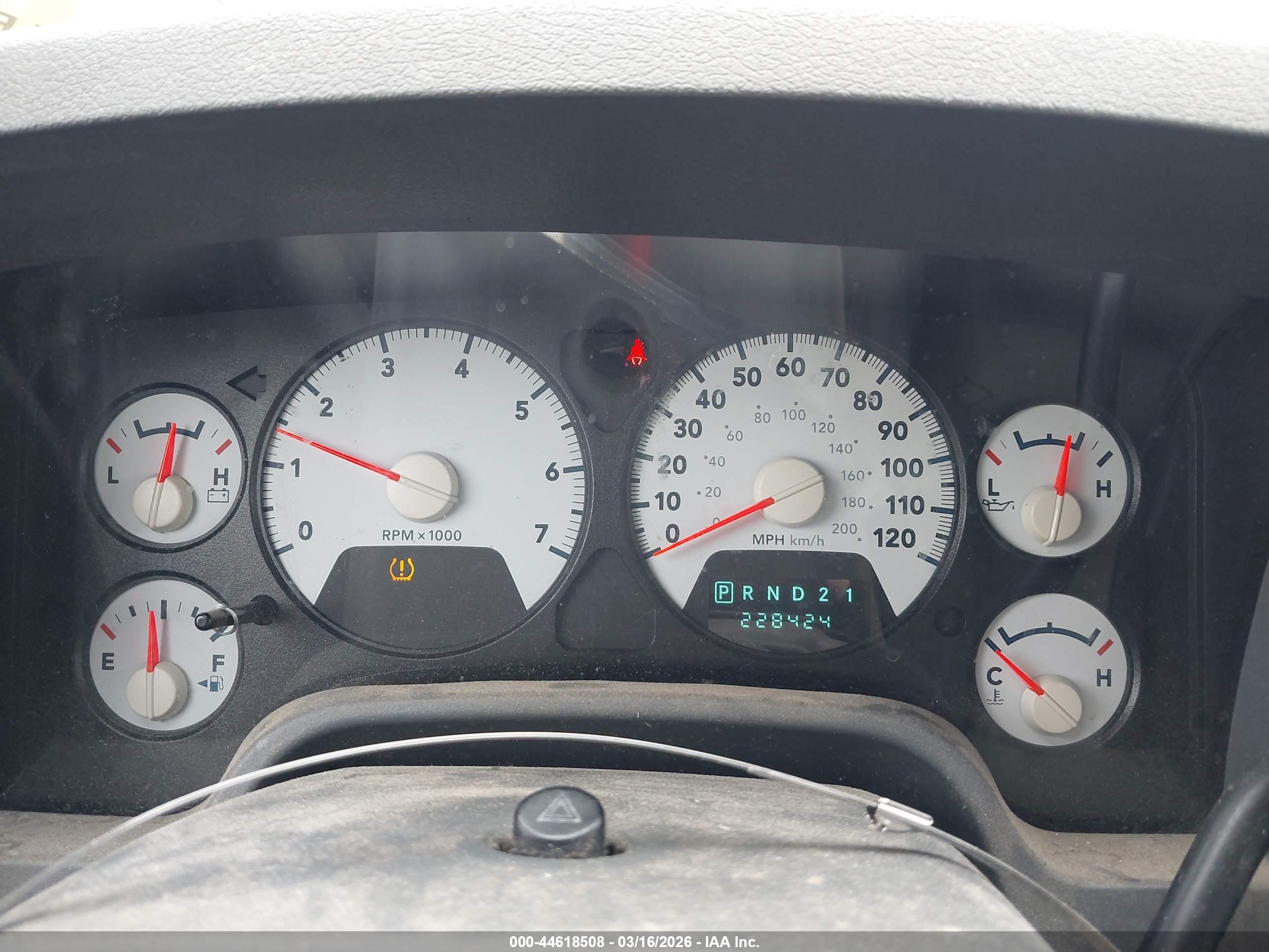 DODGE RAM image 7