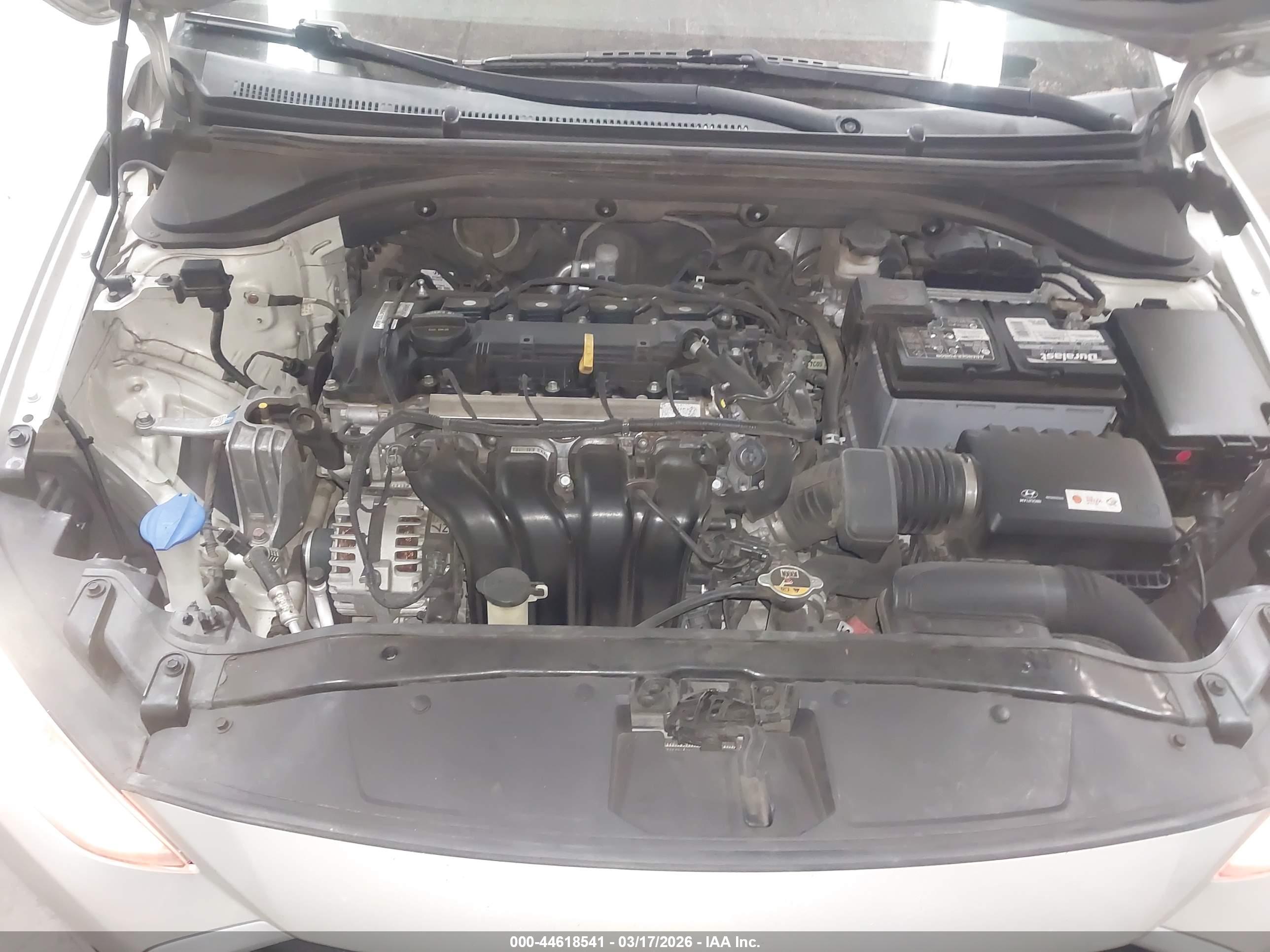 HYUNDAI ELANTRA image 10