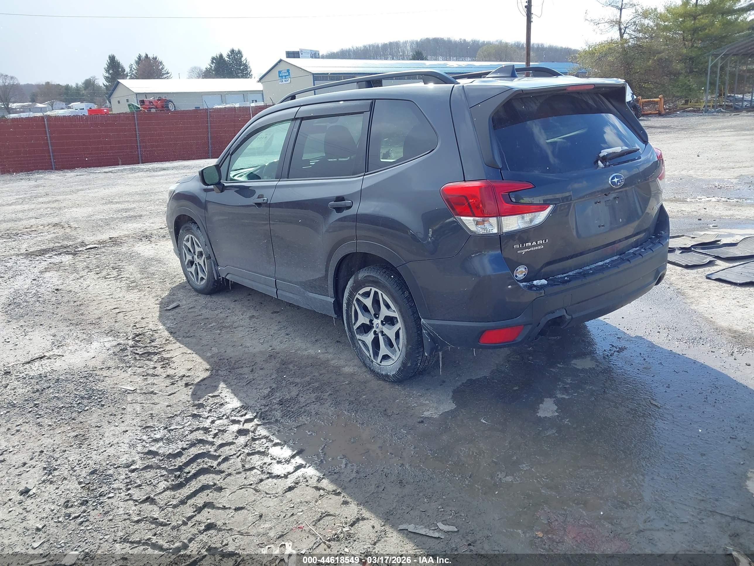 SUBARU FORESTER image 3