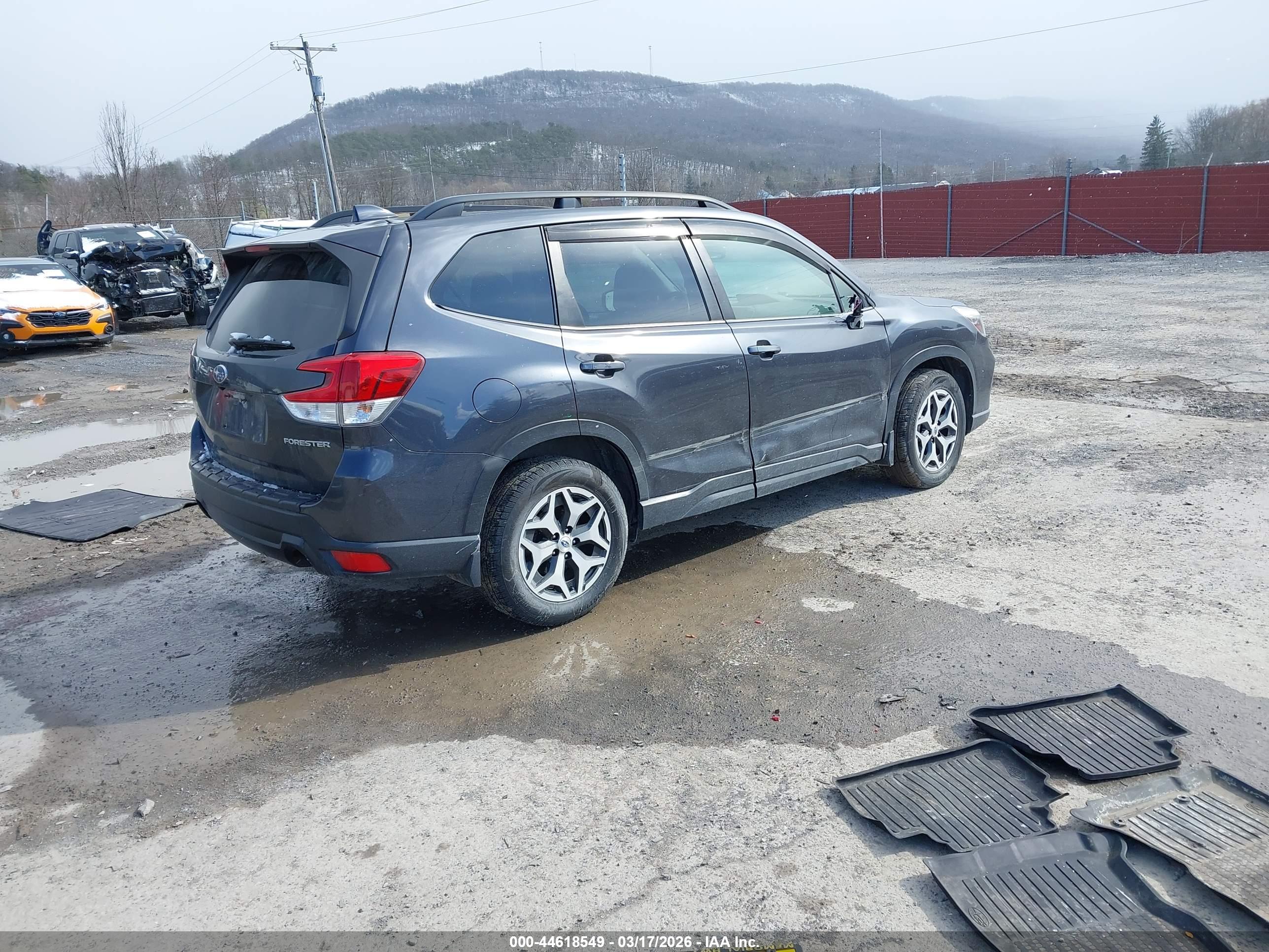 SUBARU FORESTER image 4