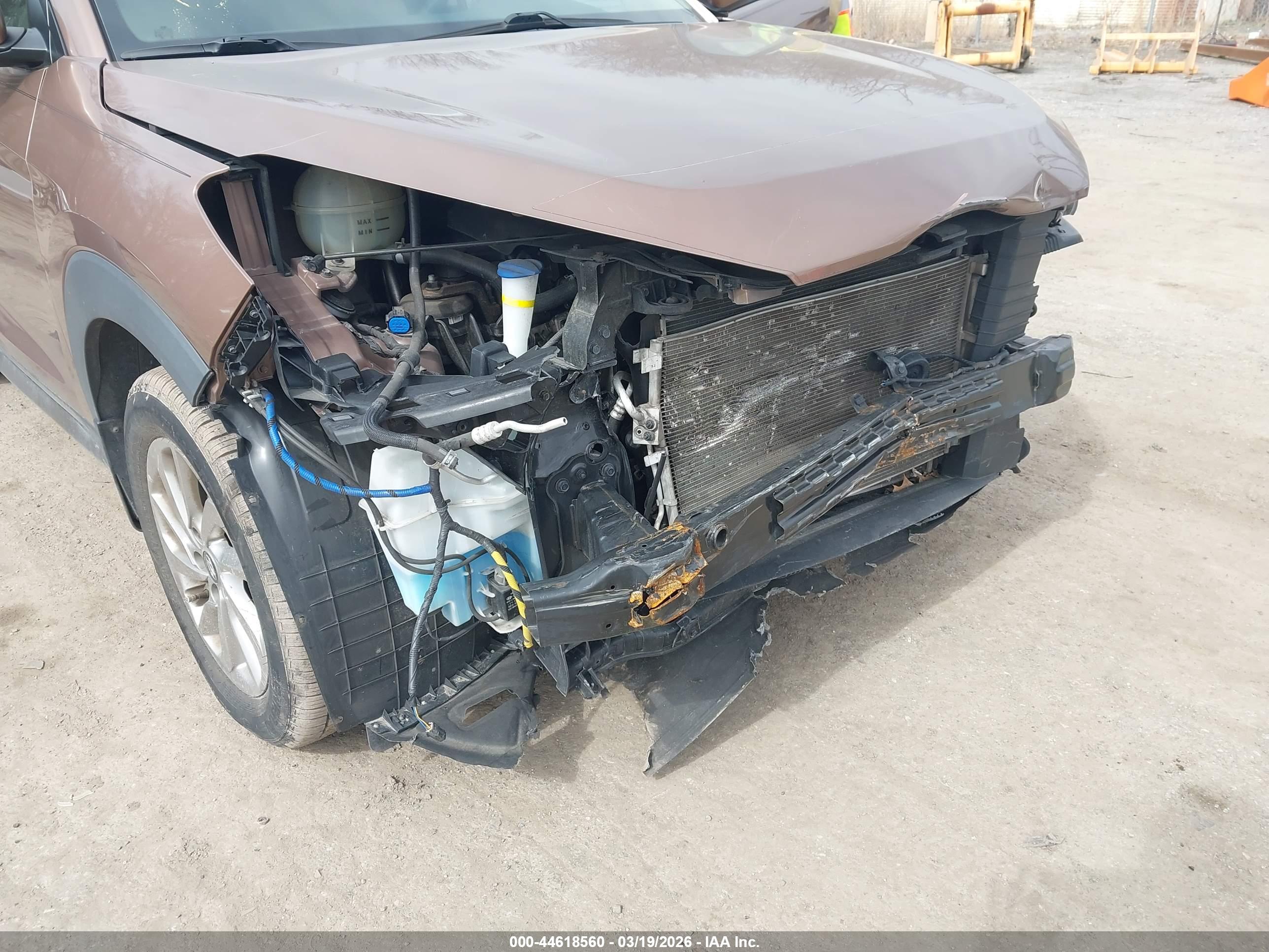 HYUNDAI TUCSON image 6