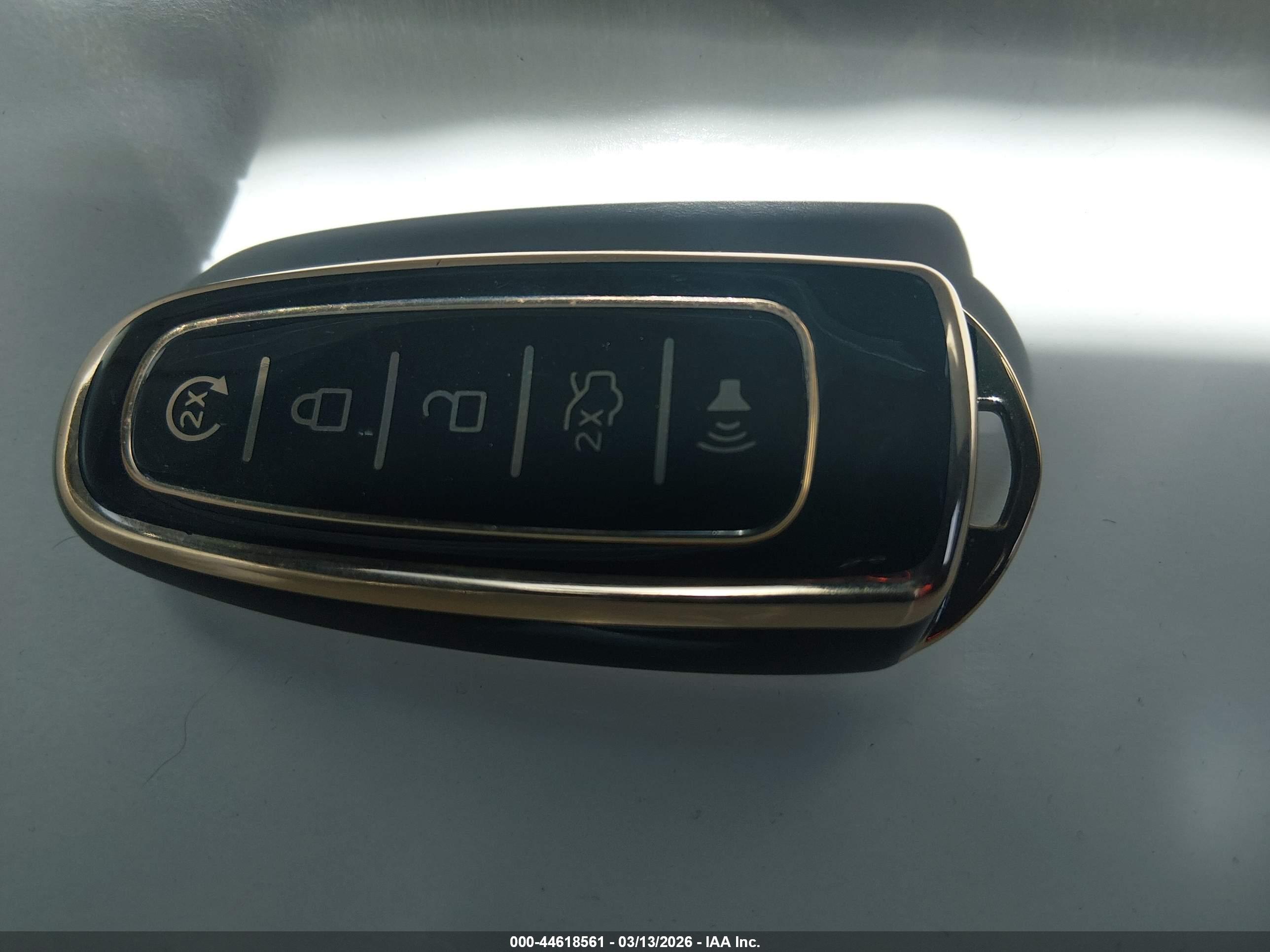 FORD ESCAPE image 11