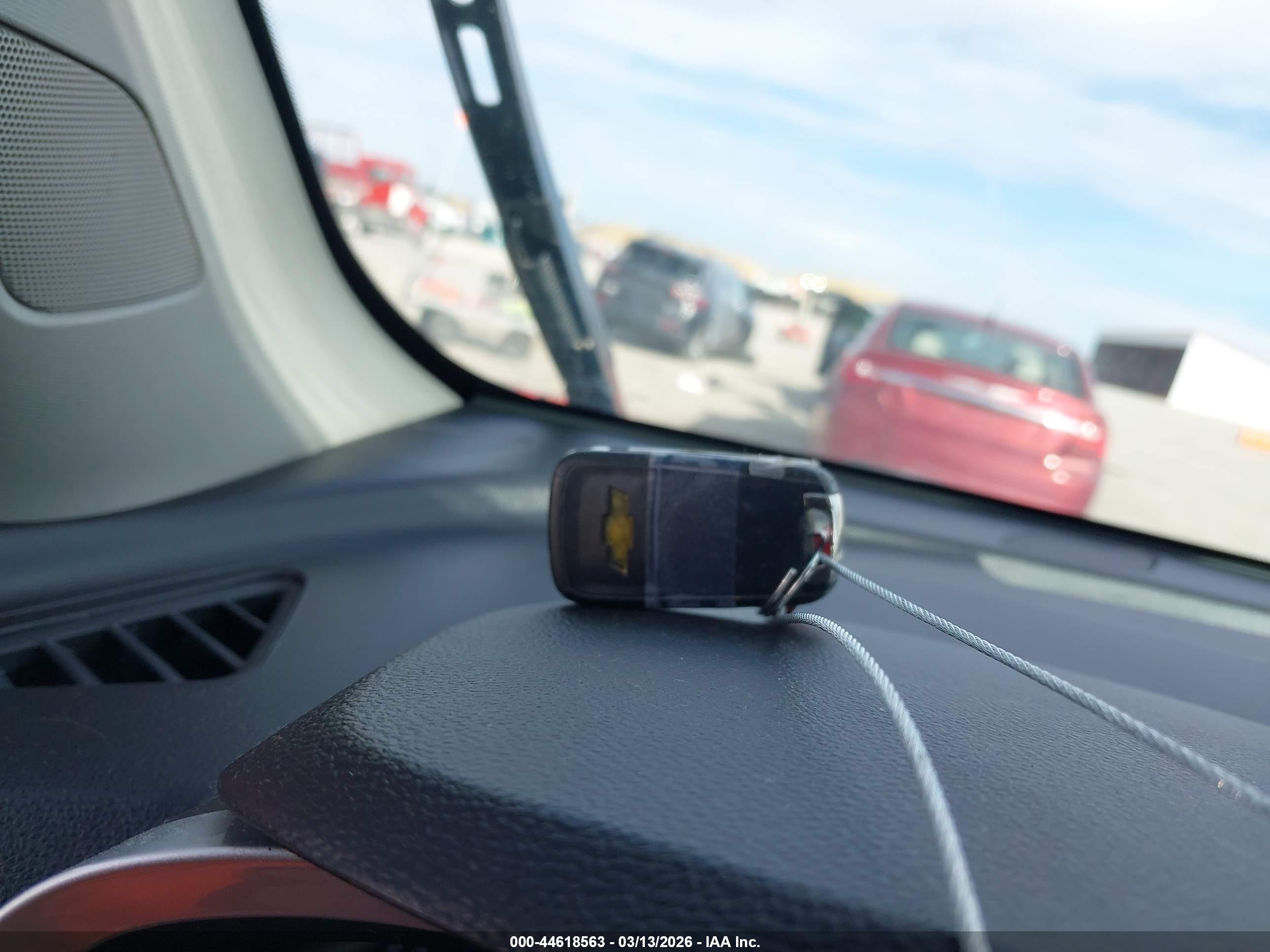 CHEVROLET EQUINOX image 11