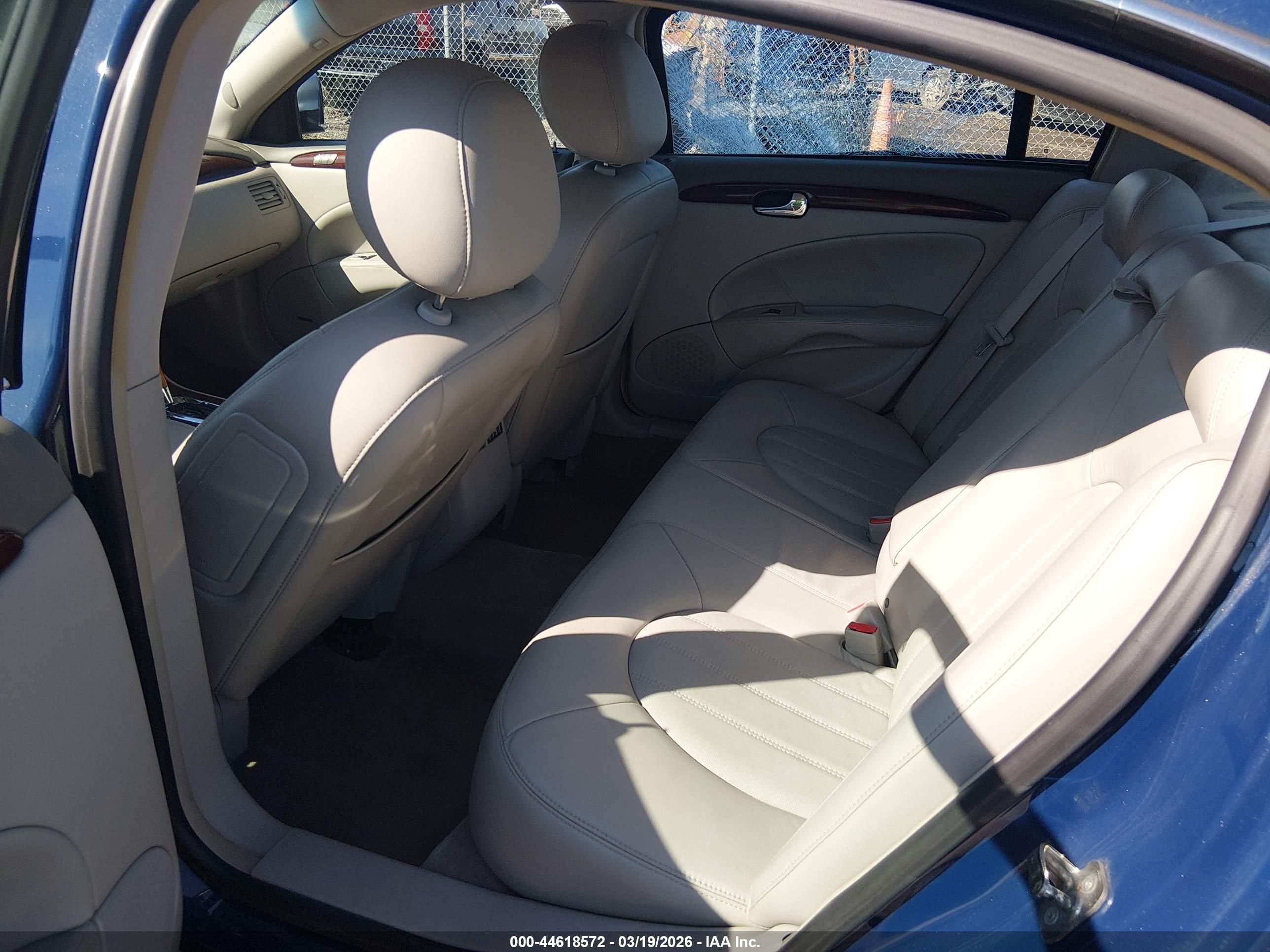 BUICK LUCERNE image 8
