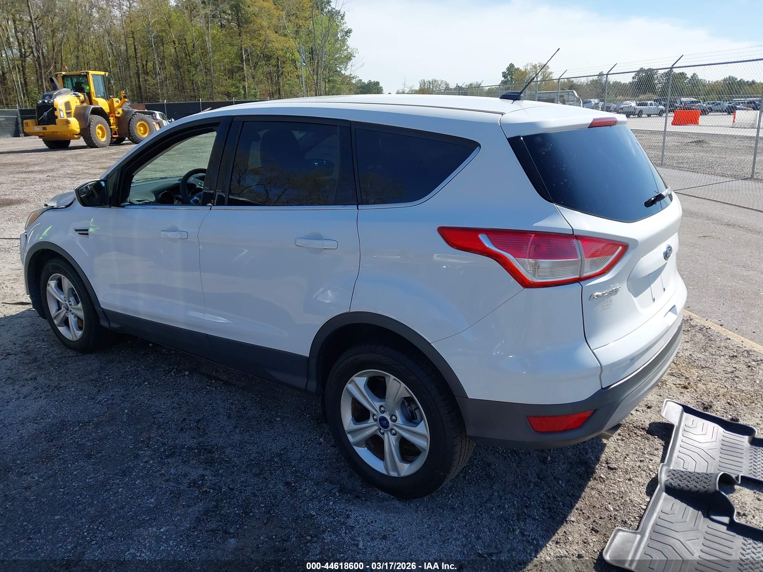 FORD ESCAPE image 3