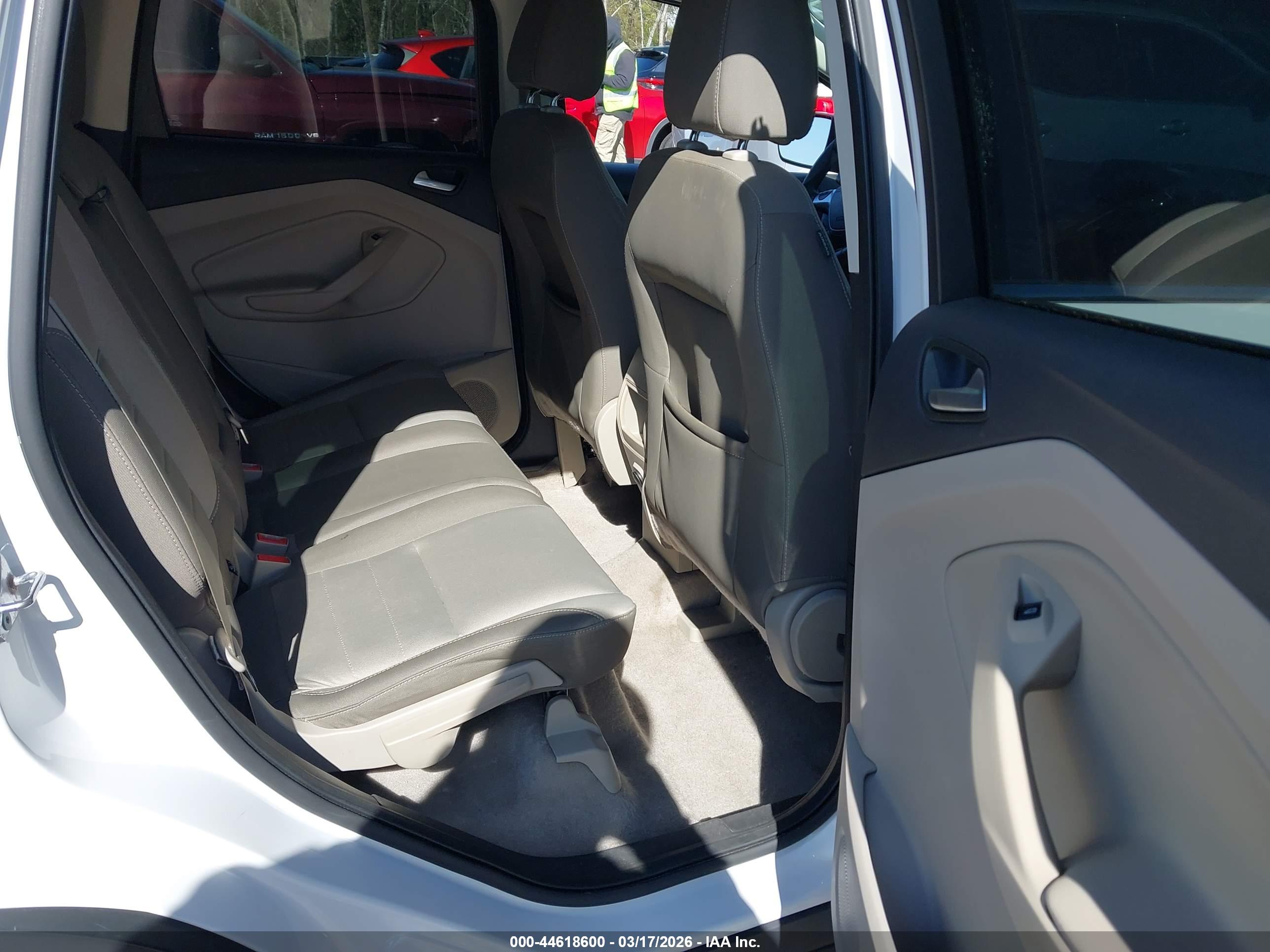 FORD ESCAPE image 8