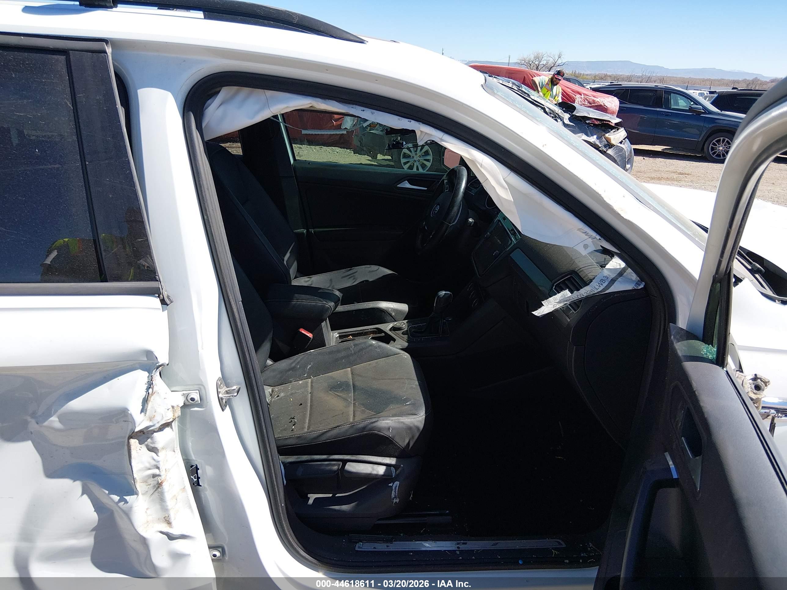 VOLKSWAGEN TIGUAN image 5