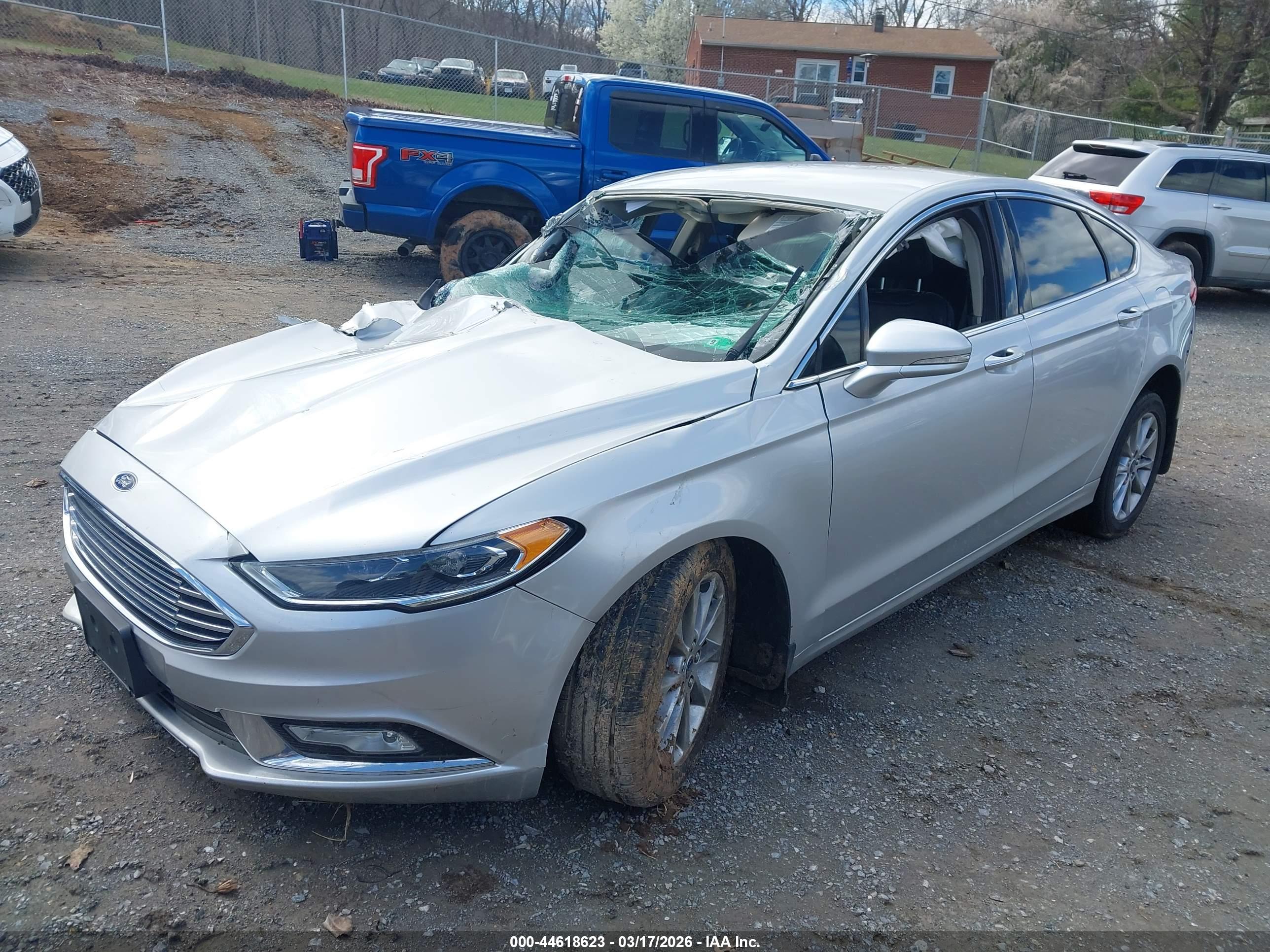FORD FUSION image 2
