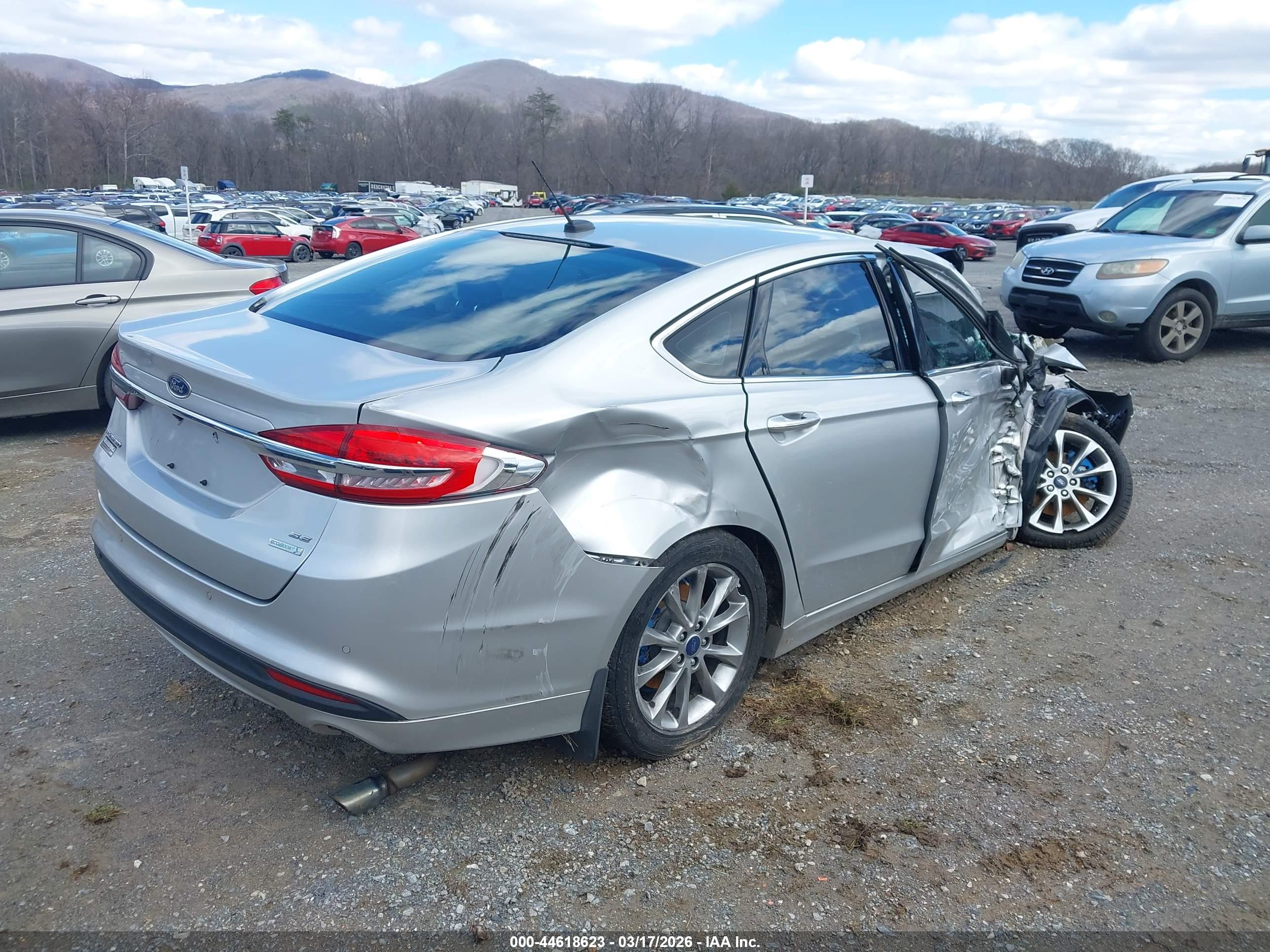 FORD FUSION image 4