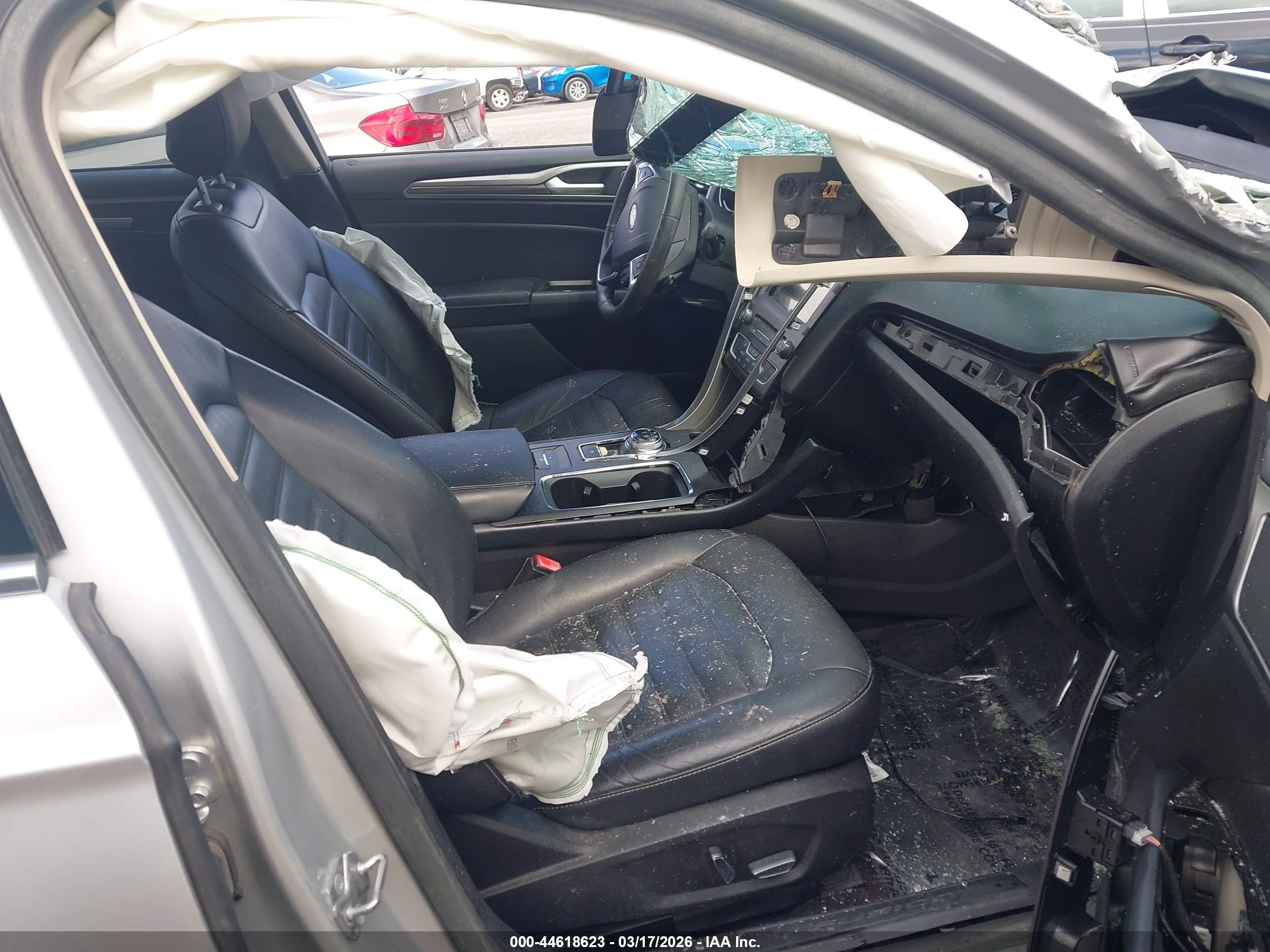 FORD FUSION image 5