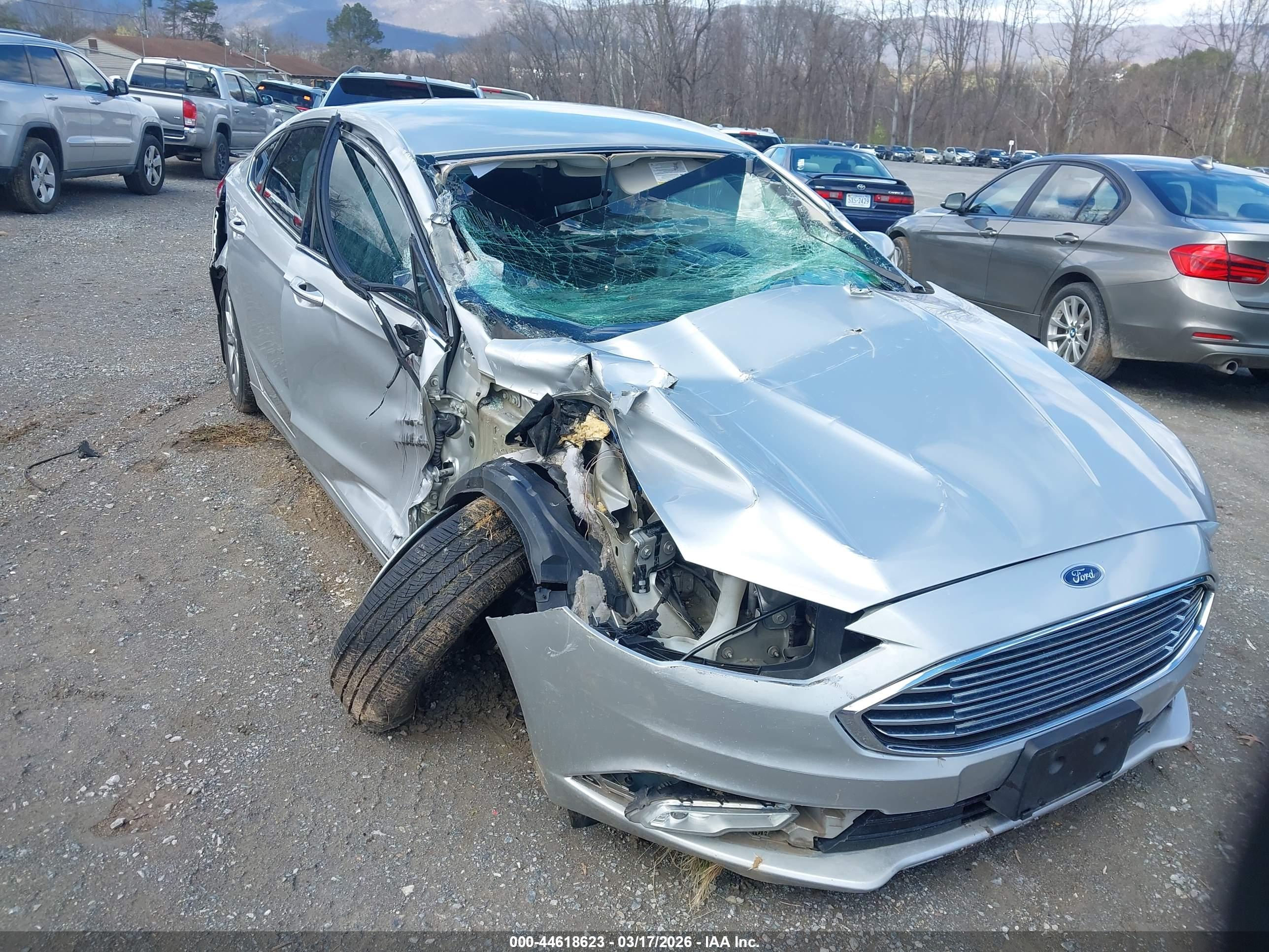 FORD FUSION image 6
