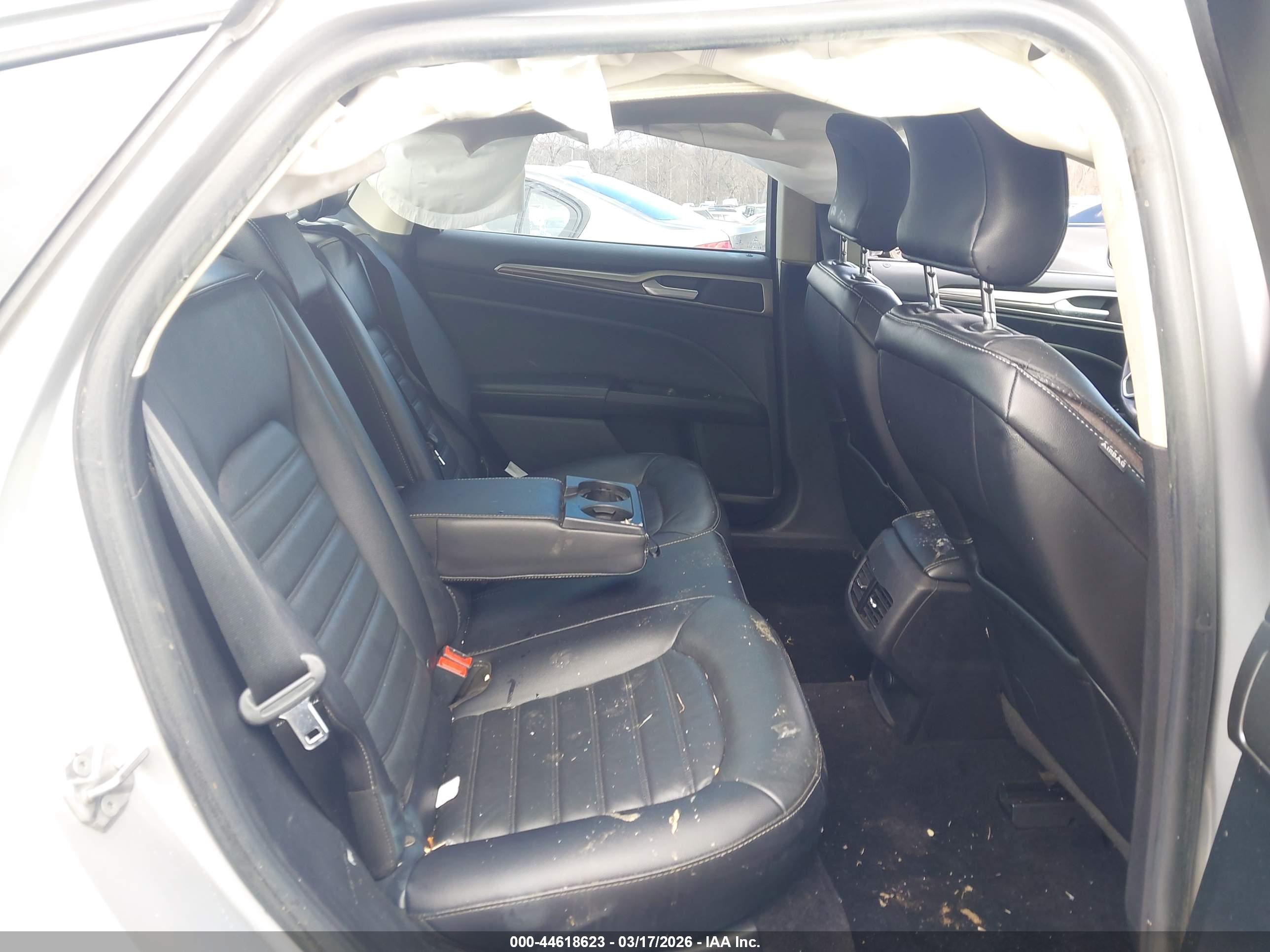 FORD FUSION image 8