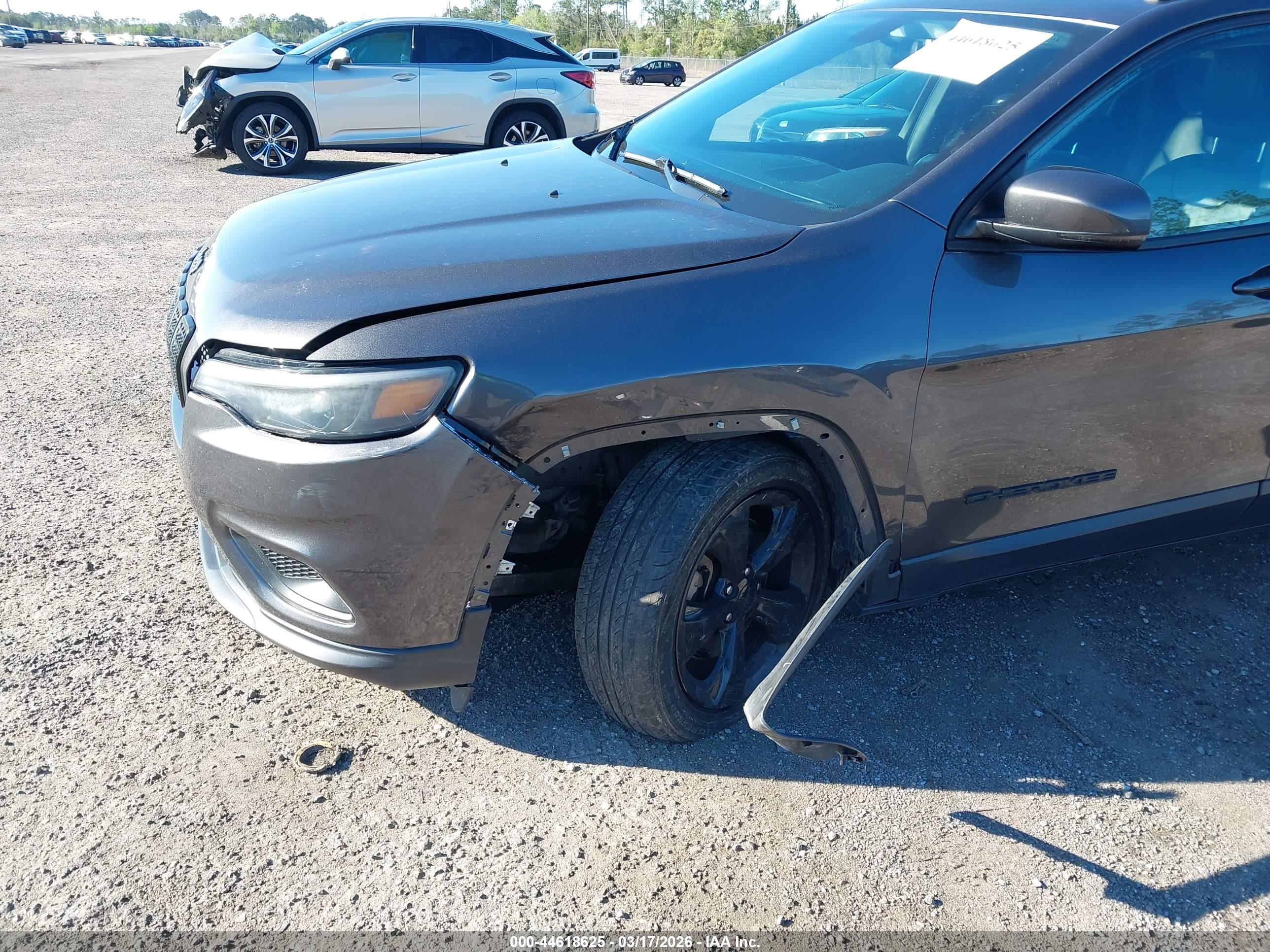 JEEP CHEROKEE image 6