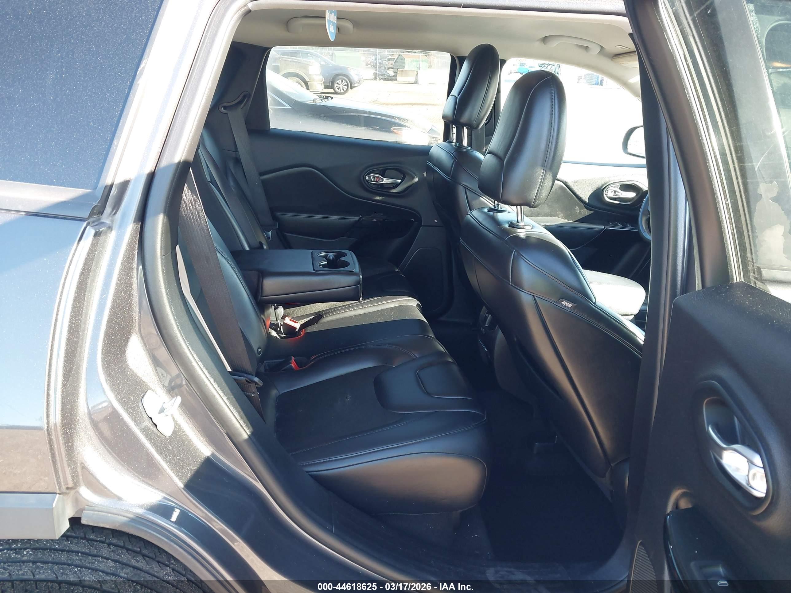 JEEP CHEROKEE image 8