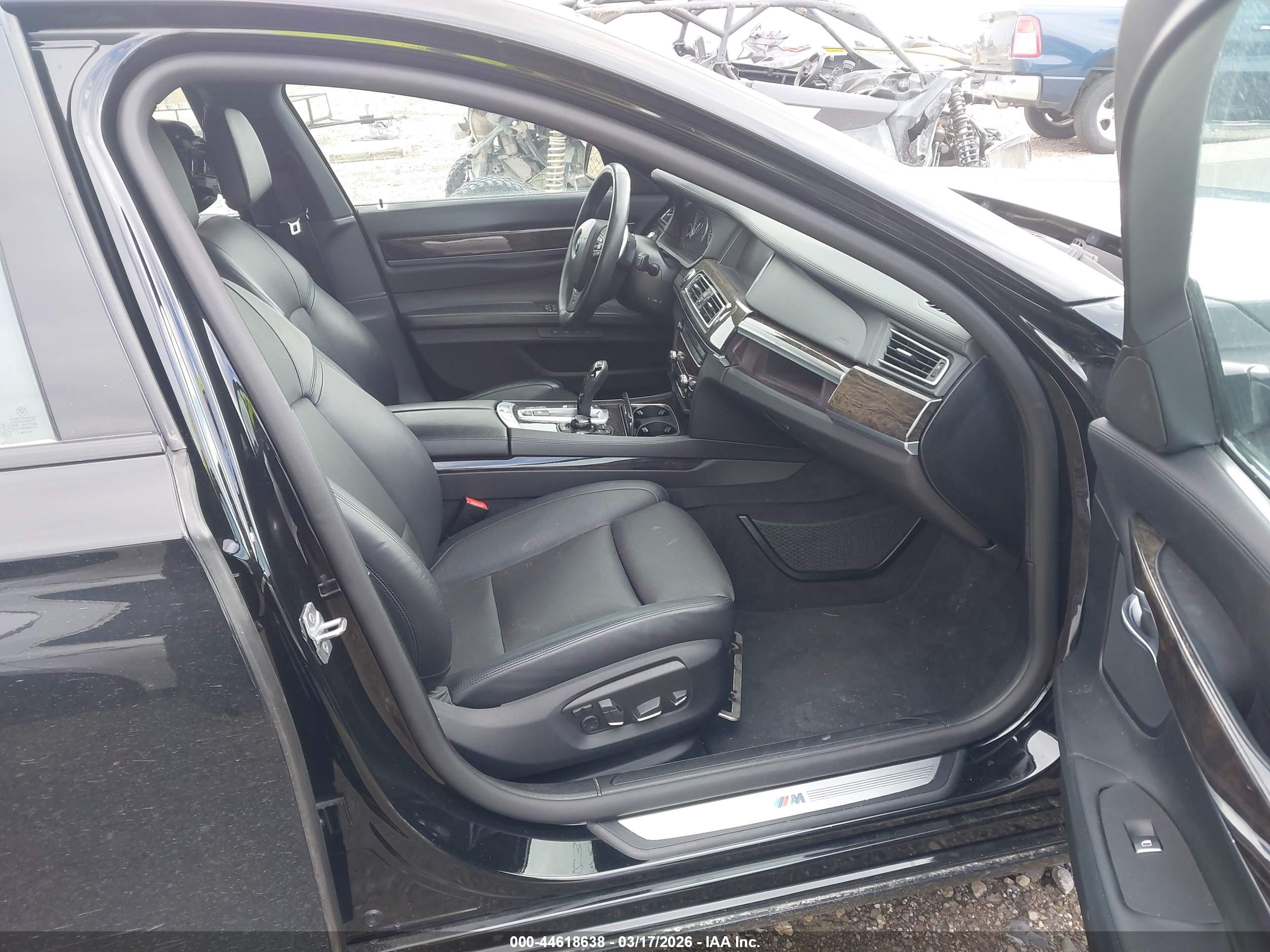BMW 750I image 5
