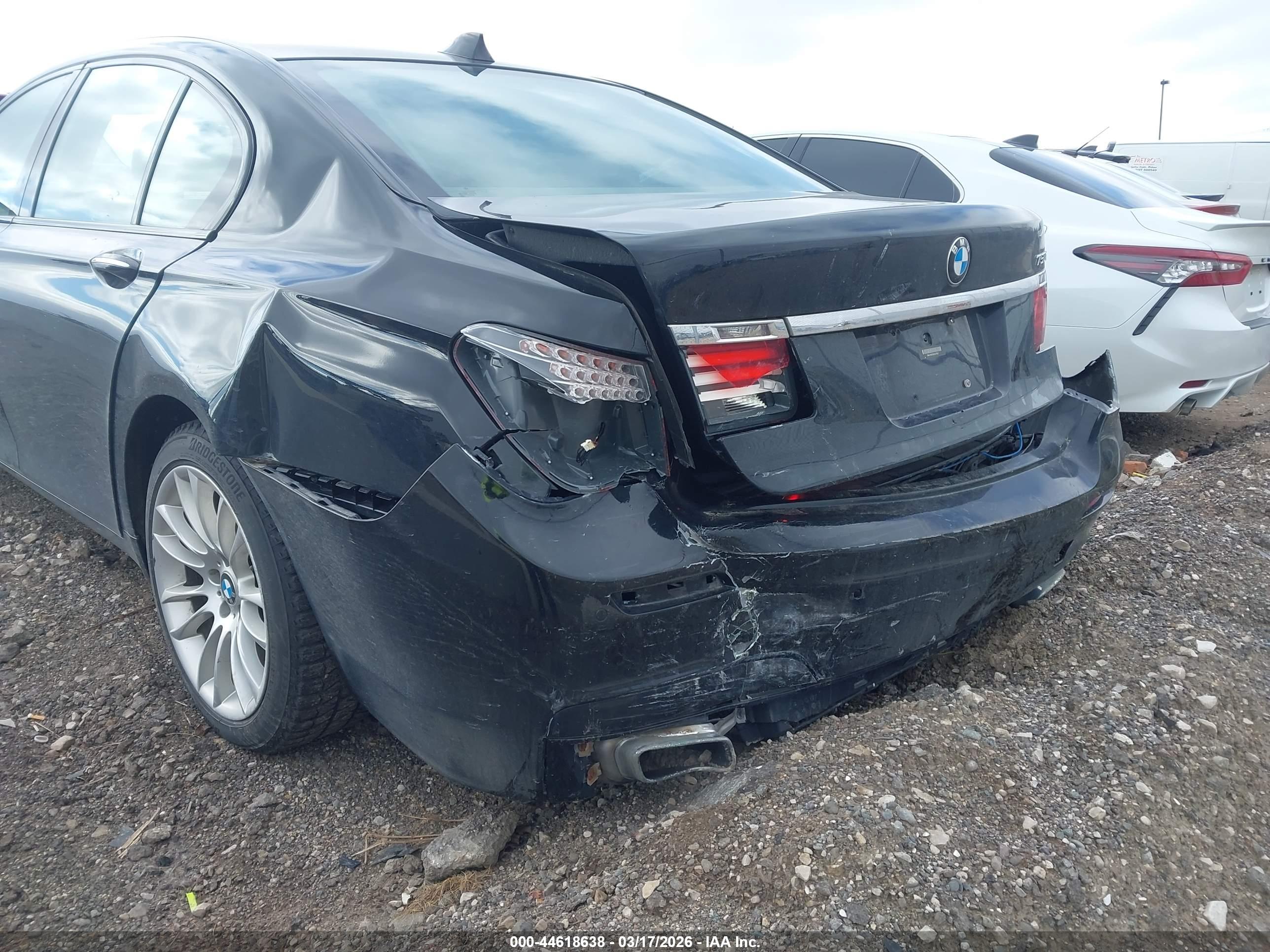 BMW 750I image 6