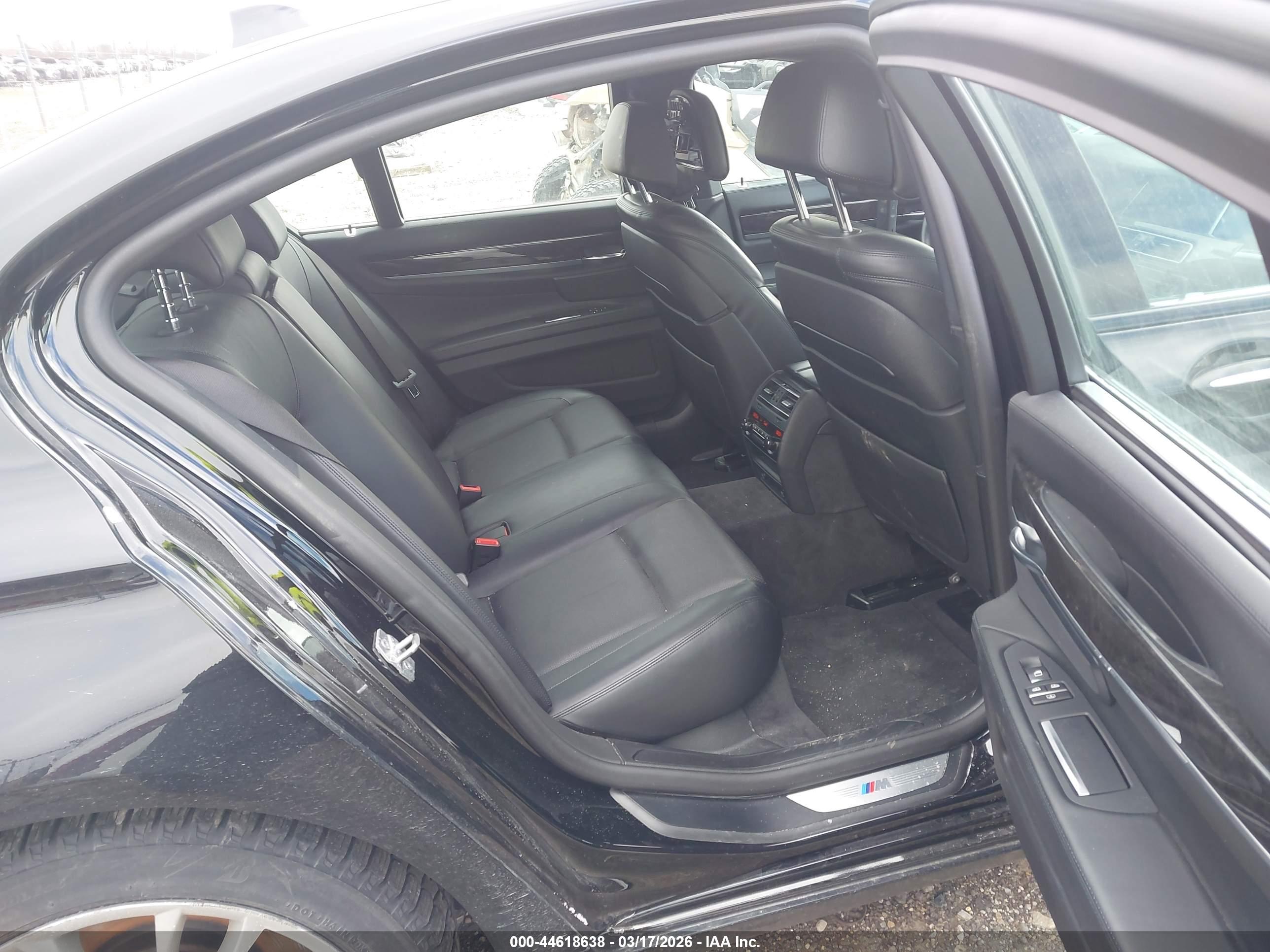 BMW 750I image 8
