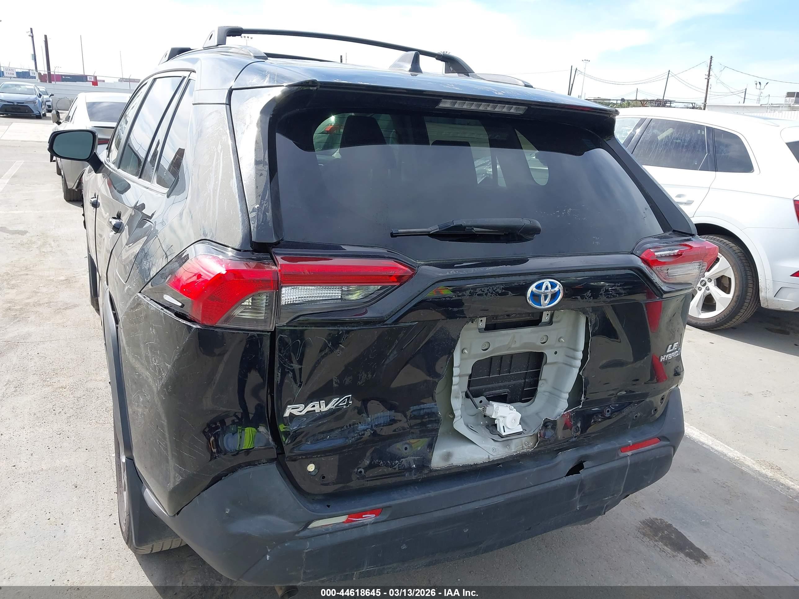 TOYOTA RAV4 image 6