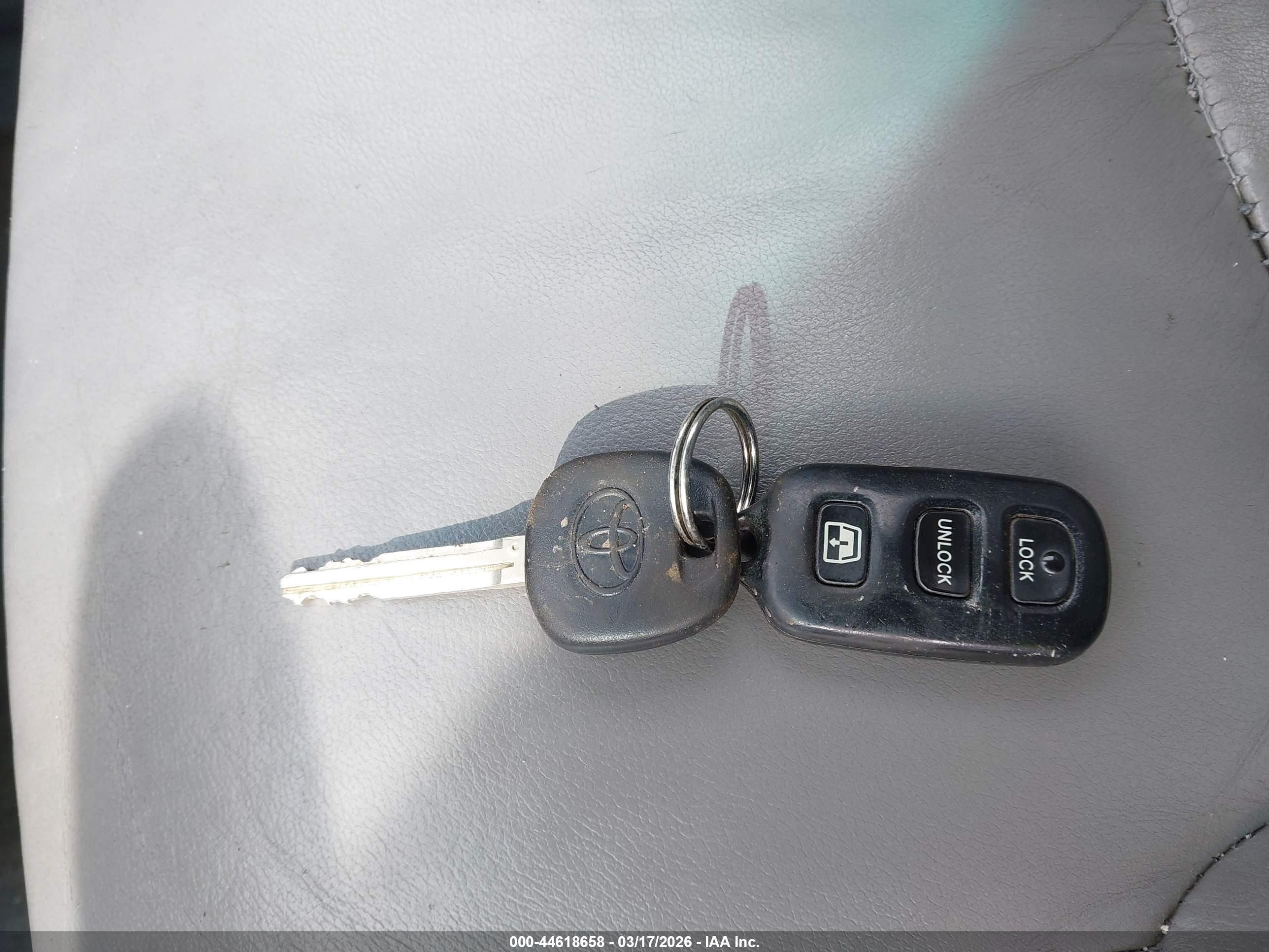 TOYOTA 4RUNNER image 11