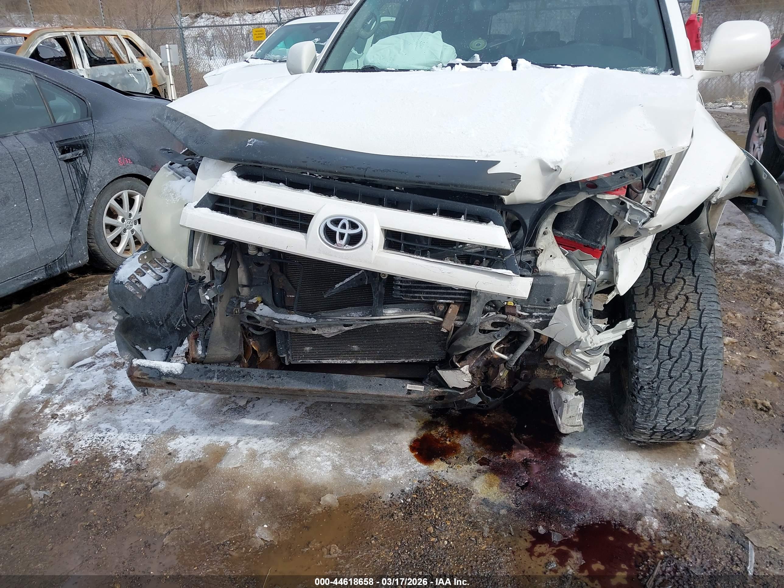 TOYOTA 4RUNNER image 6