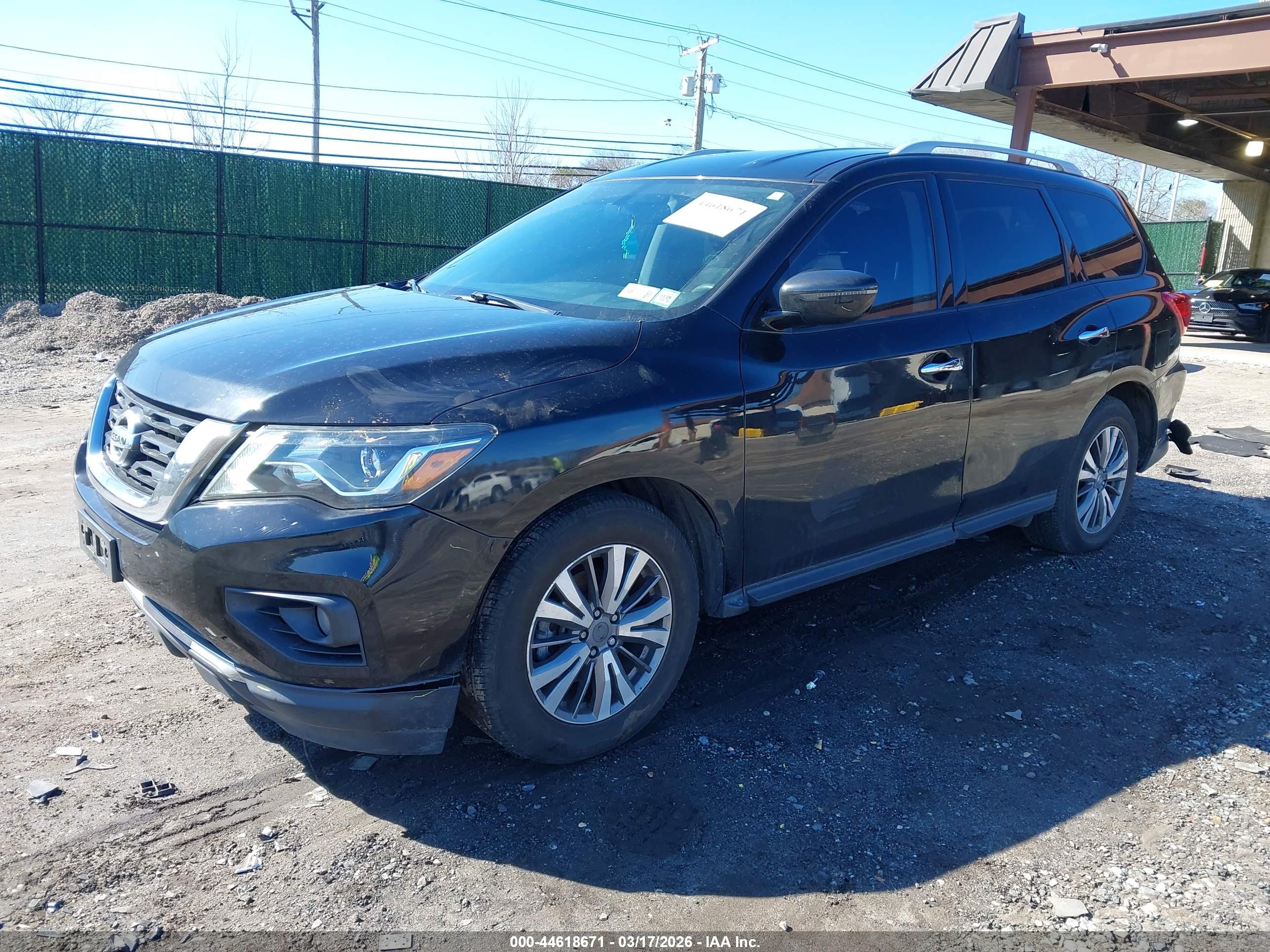 NISSAN PATHFINDER image 2