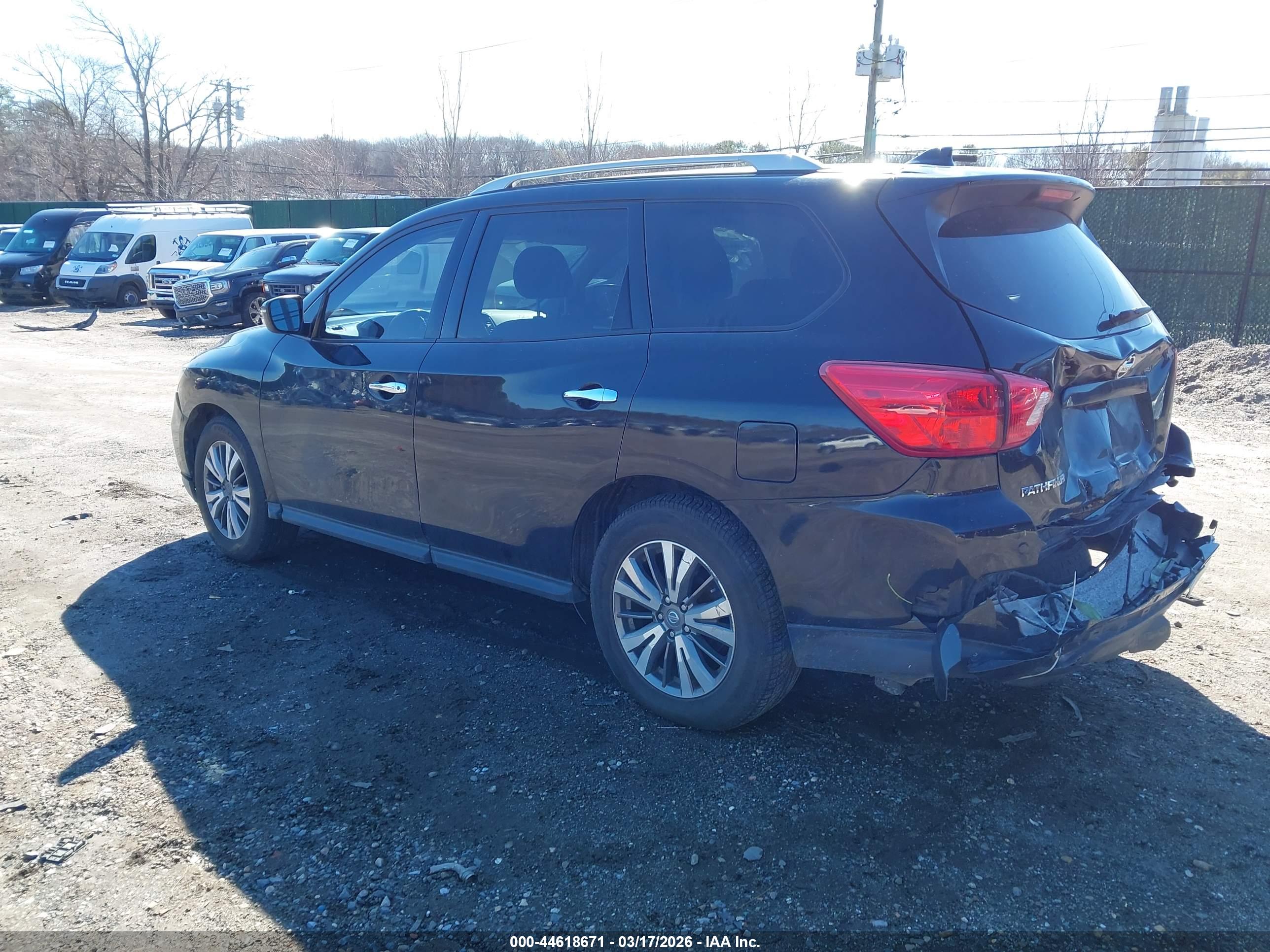 NISSAN PATHFINDER image 3