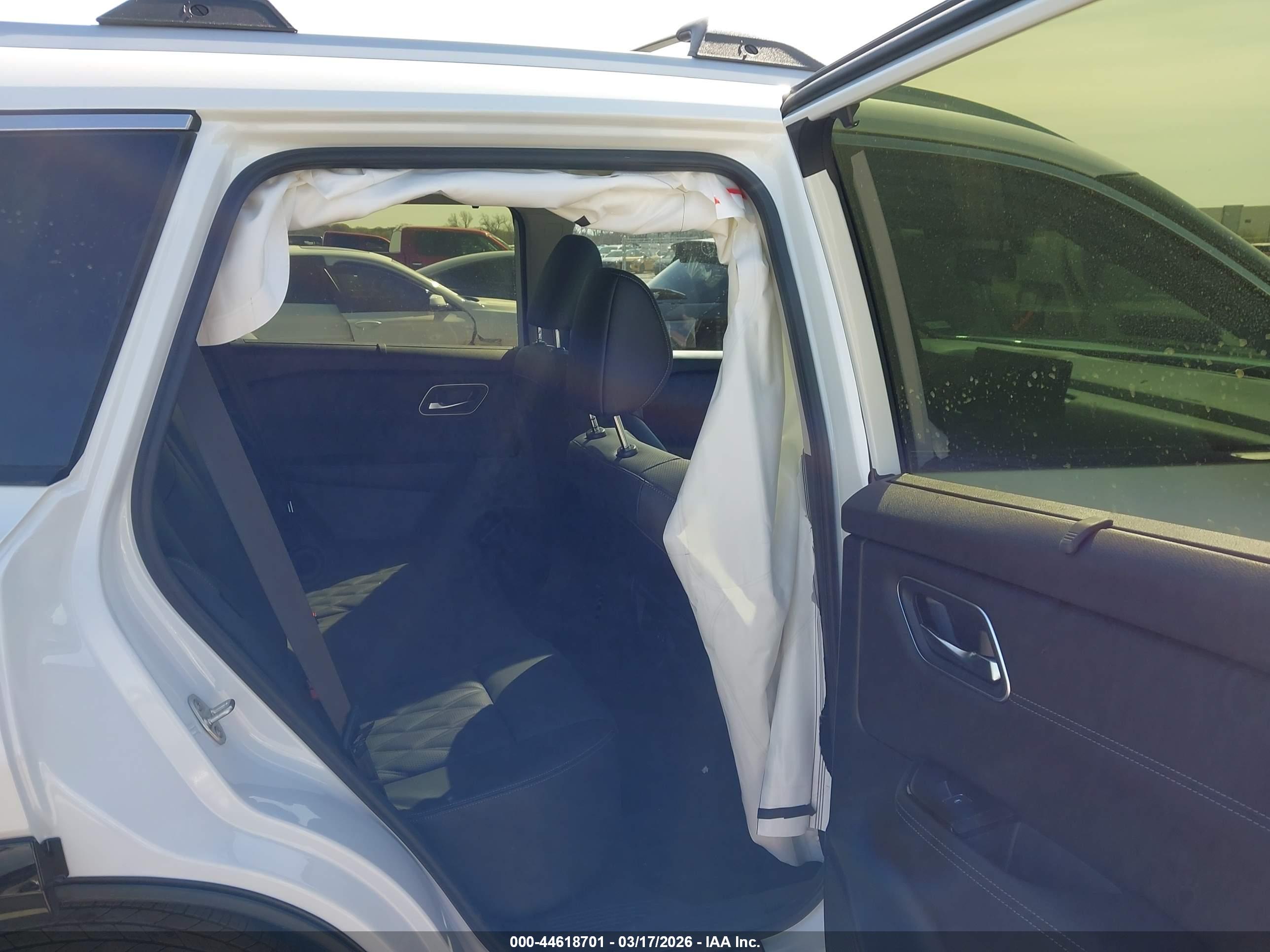 NISSAN ROGUE image 8