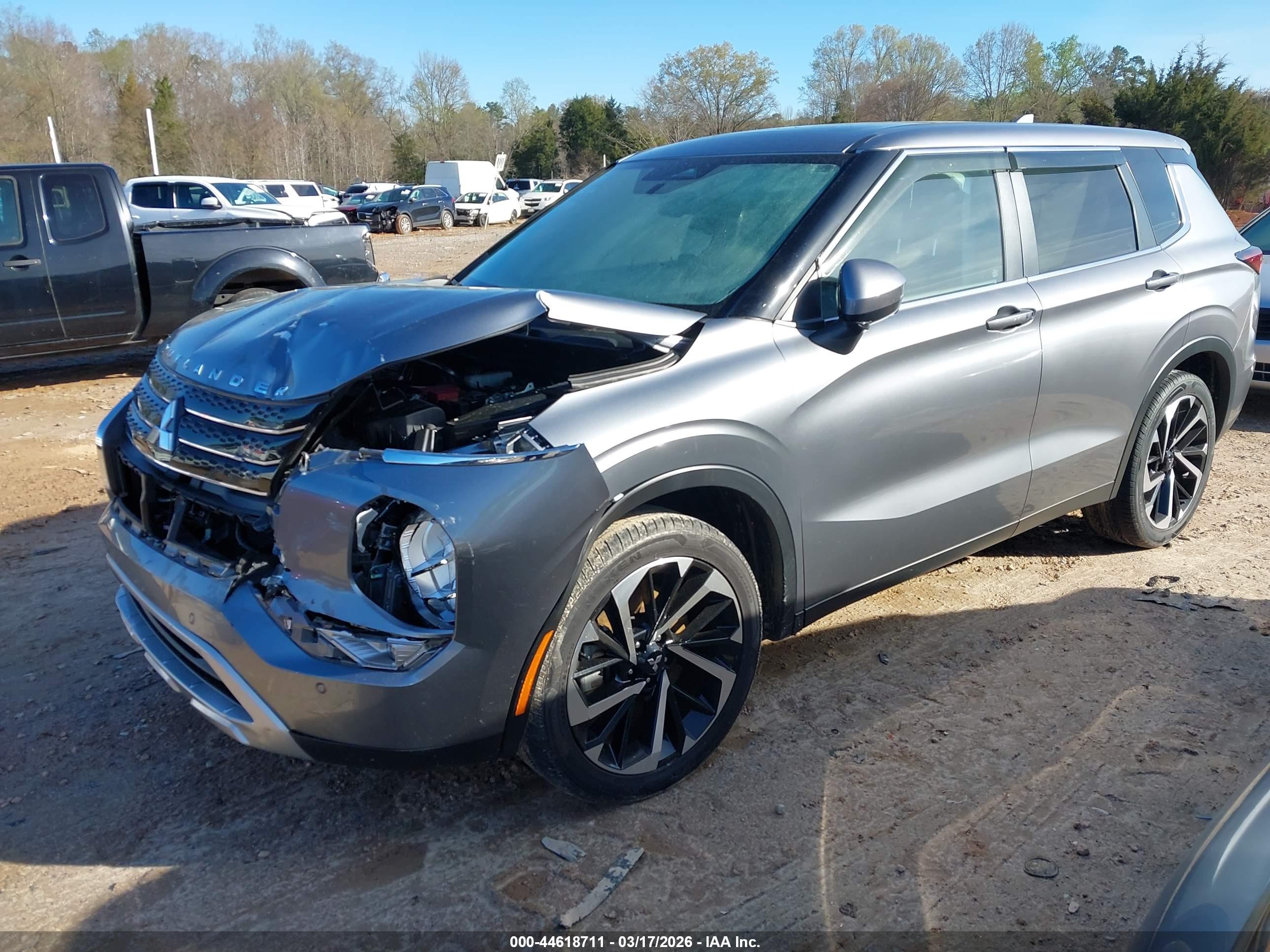 MITSUBISHI OUTLANDER image 2