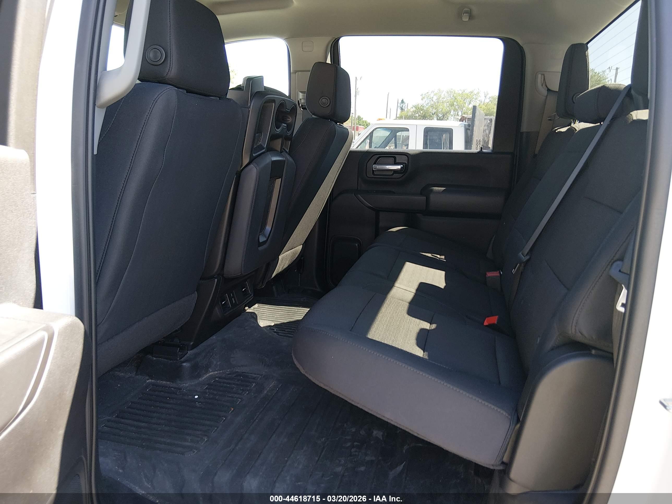 GMC SIERRA image 8