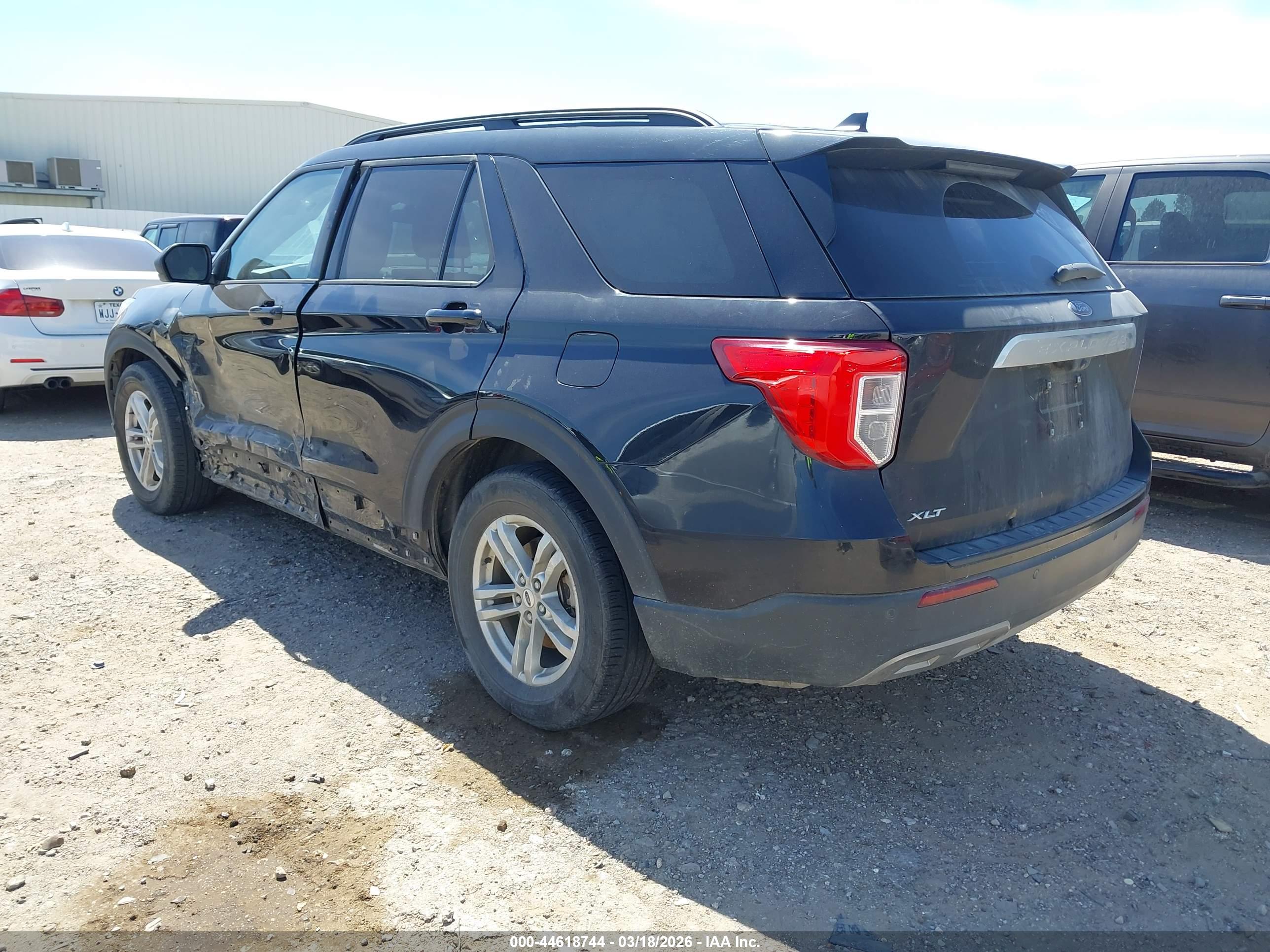 FORD EXPLORER image 3