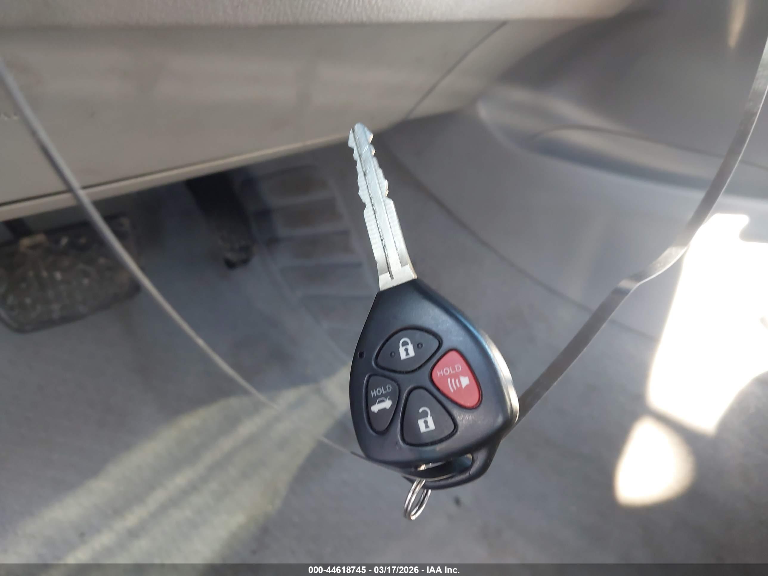 TOYOTA CAMRY image 11