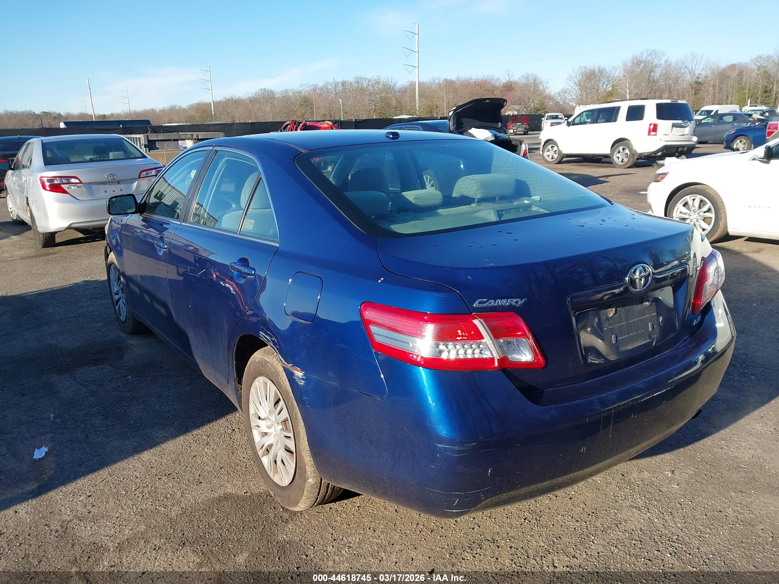 TOYOTA CAMRY image 3