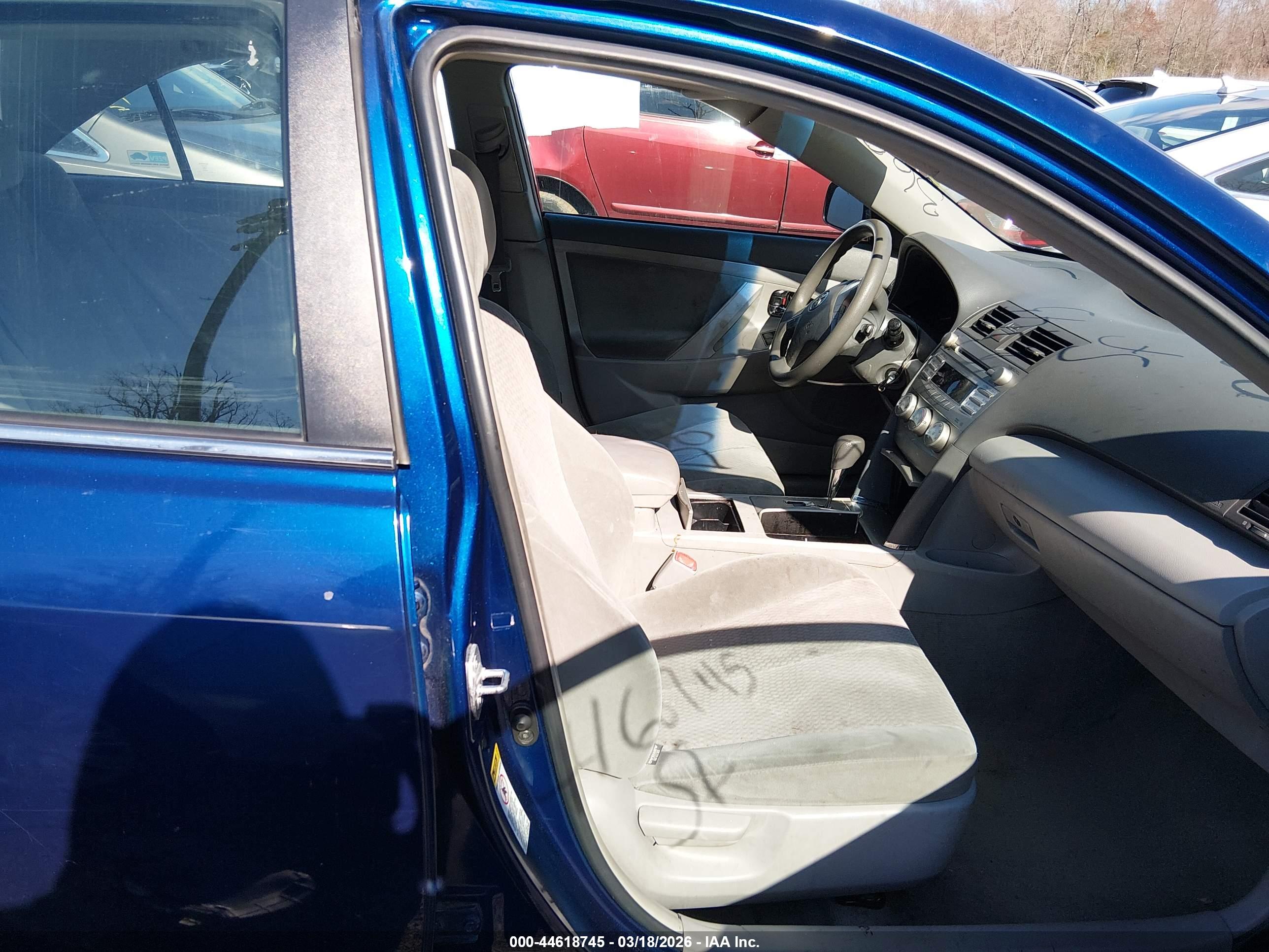TOYOTA CAMRY image 5