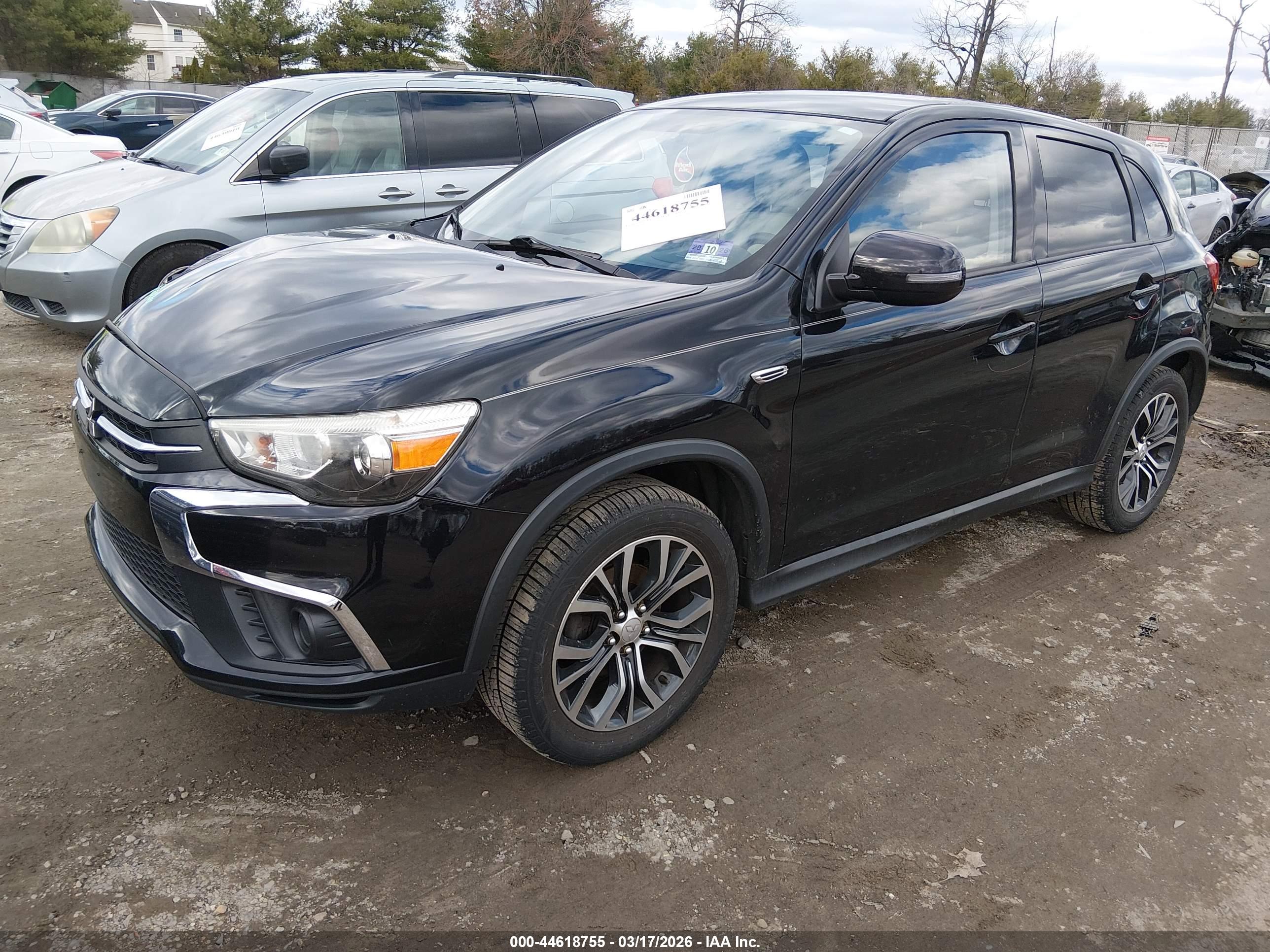 MITSUBISHI OUTLANDER image 2