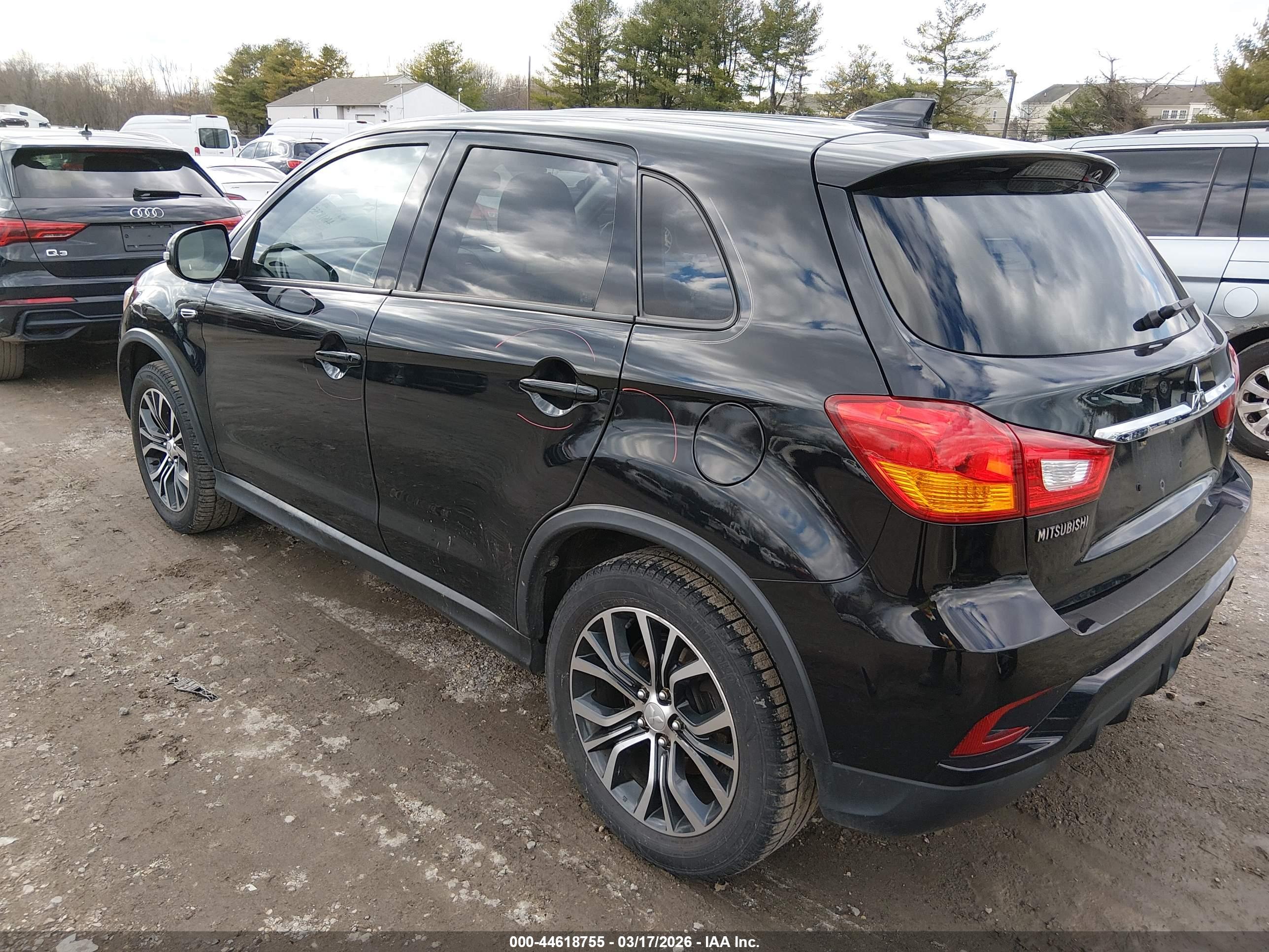 MITSUBISHI OUTLANDER image 3