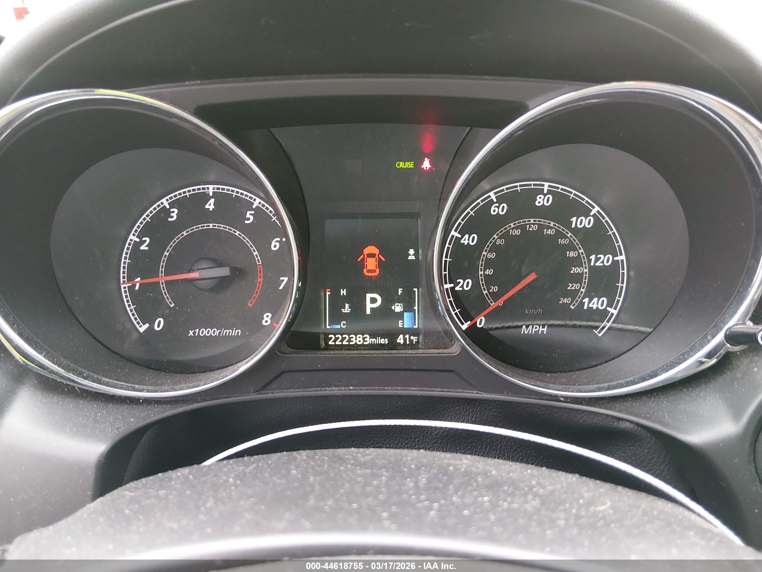 MITSUBISHI OUTLANDER image 7