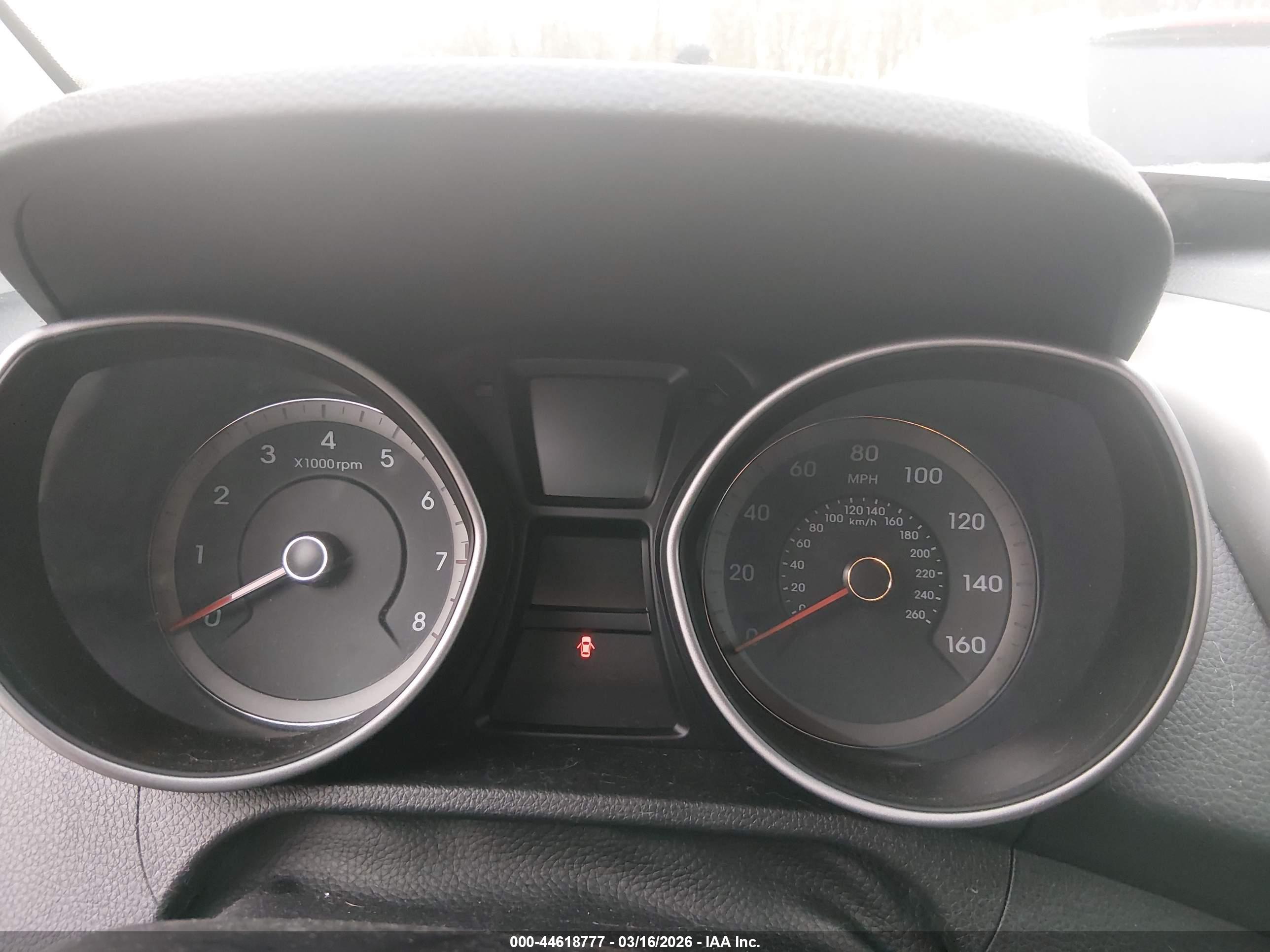HYUNDAI ELANTRA image 7