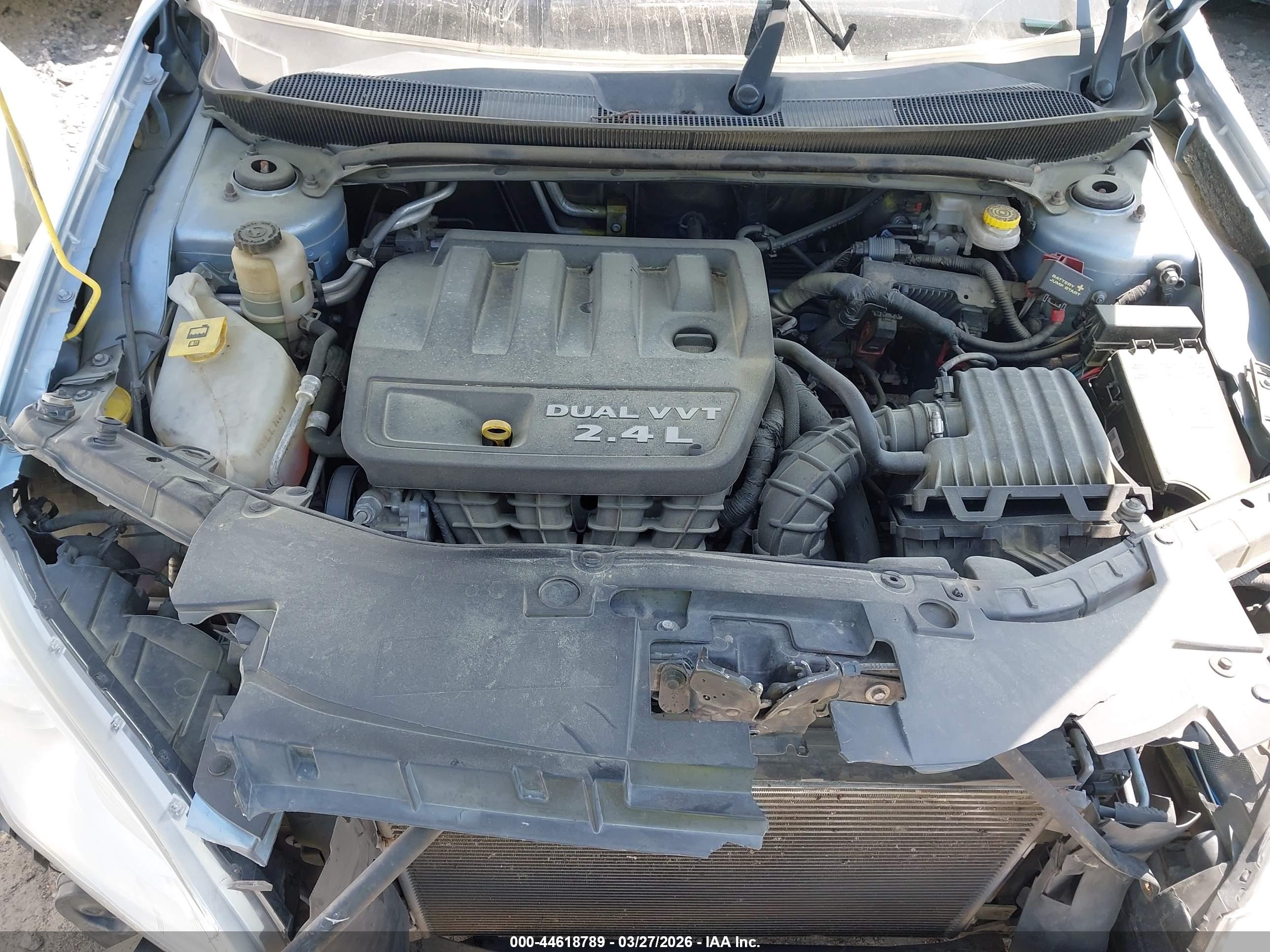 CHRYSLER 200 image 10