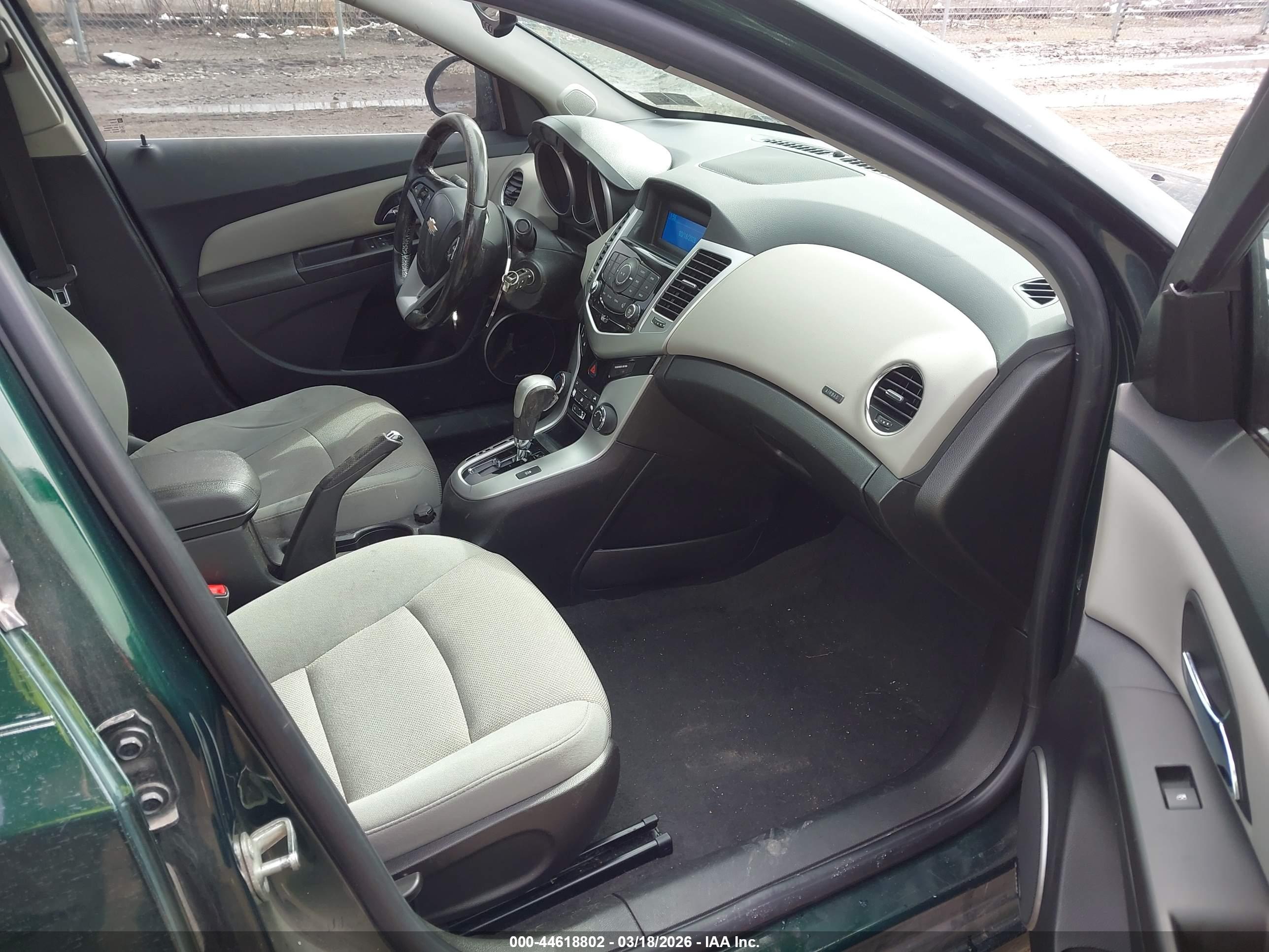 CHEVROLET CRUZE image 5