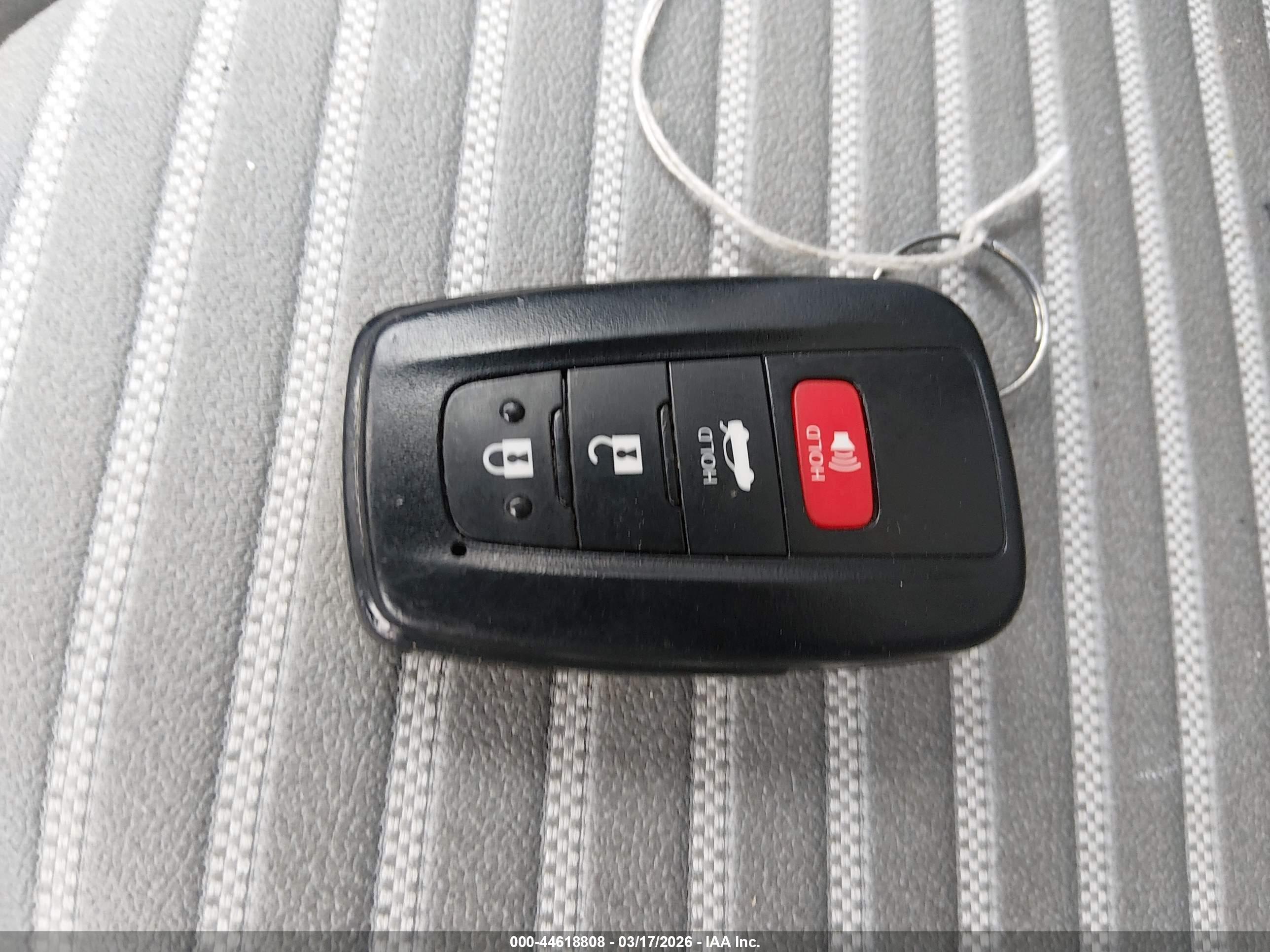 TOYOTA CAMRY image 11
