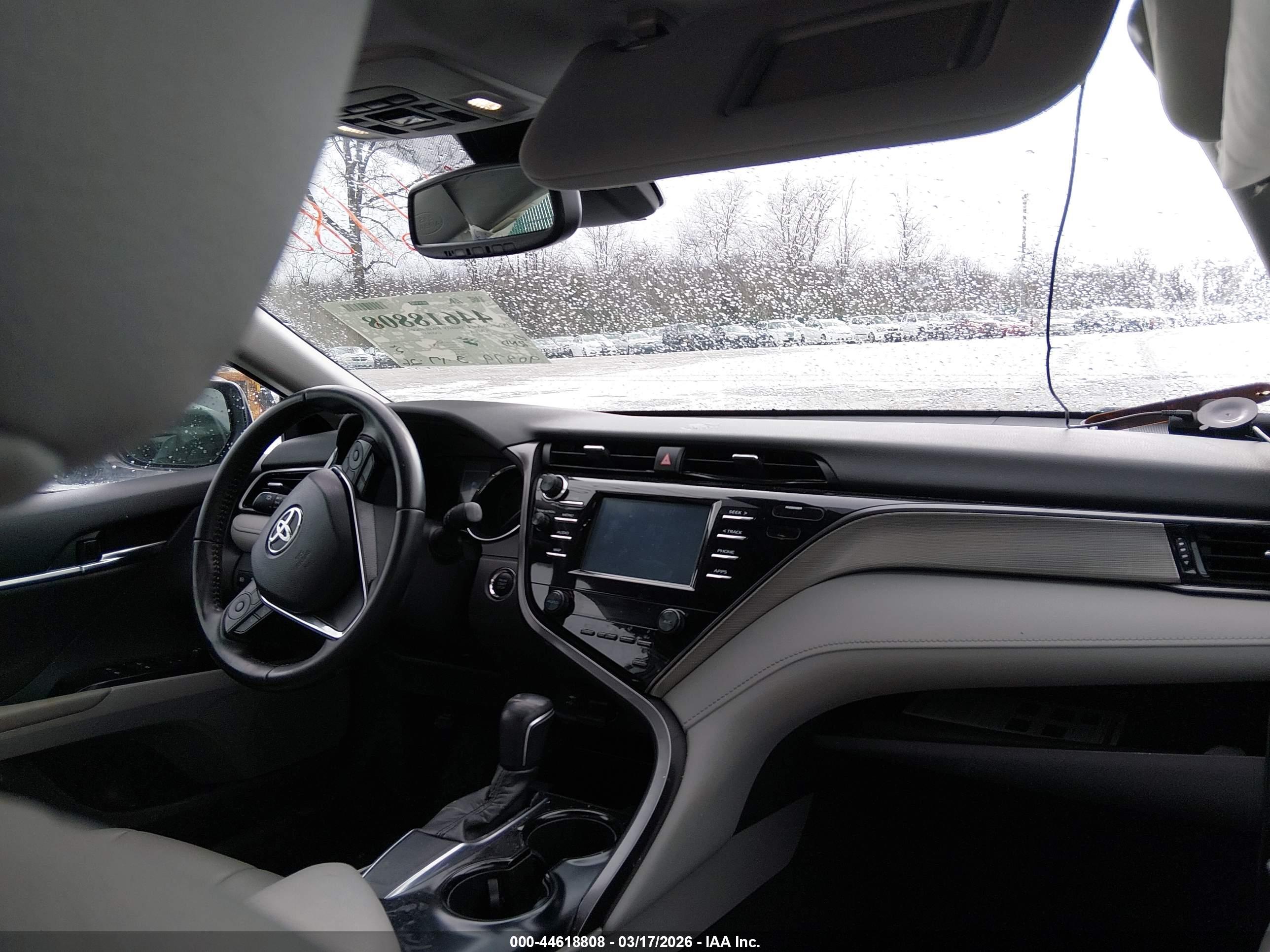 TOYOTA CAMRY image 5