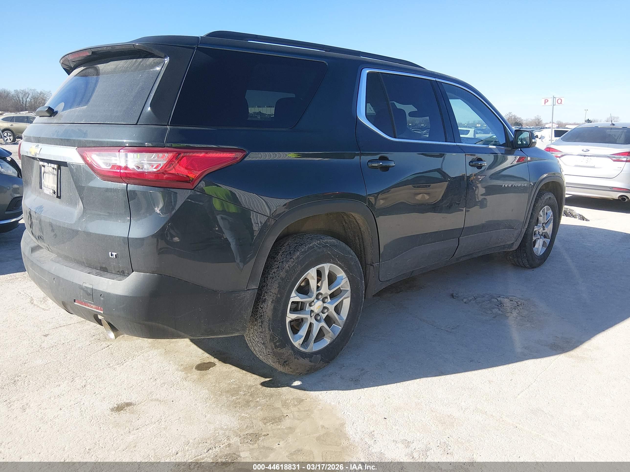 CHEVROLET TRAVERSE image 4