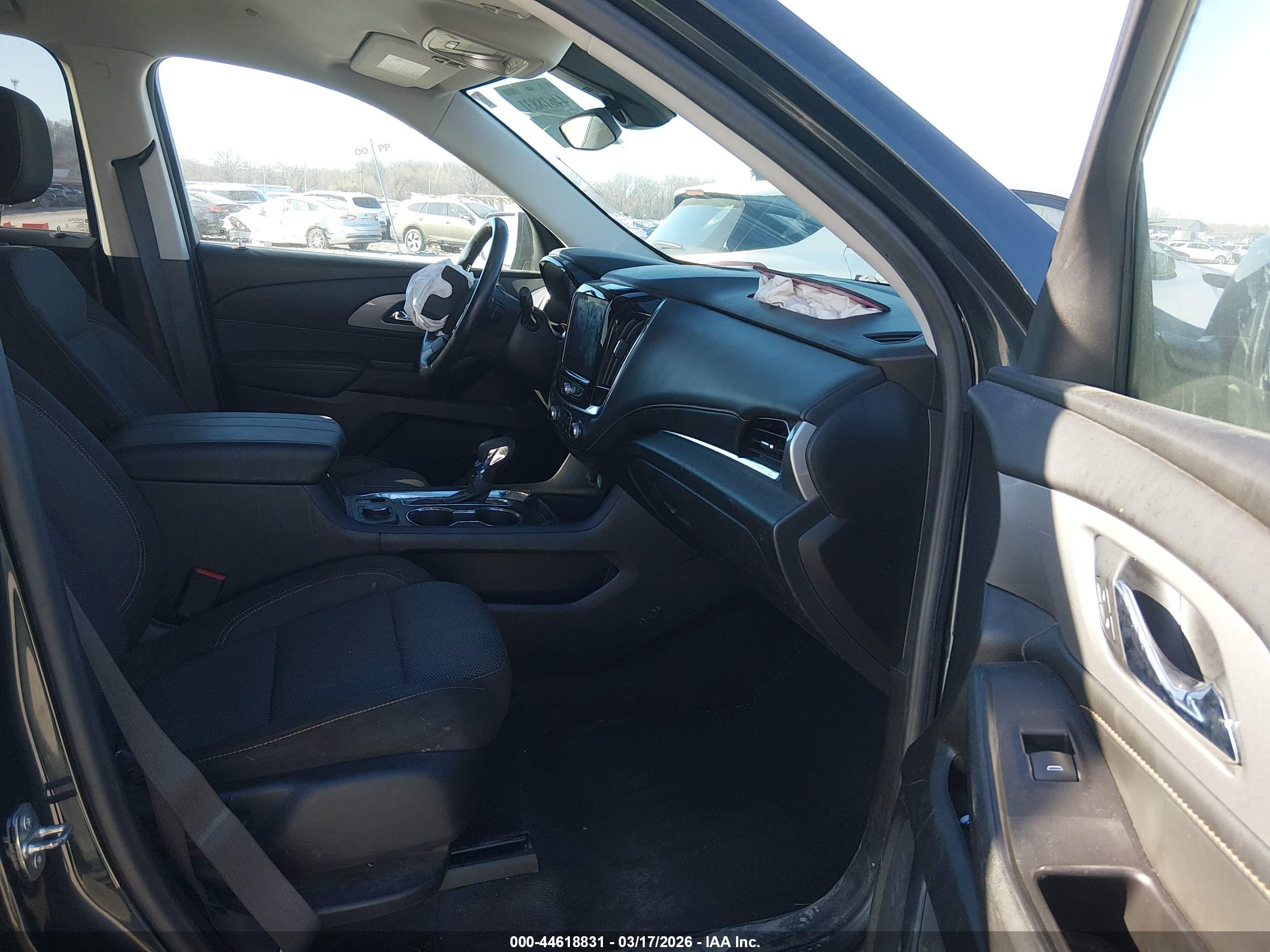 CHEVROLET TRAVERSE image 5