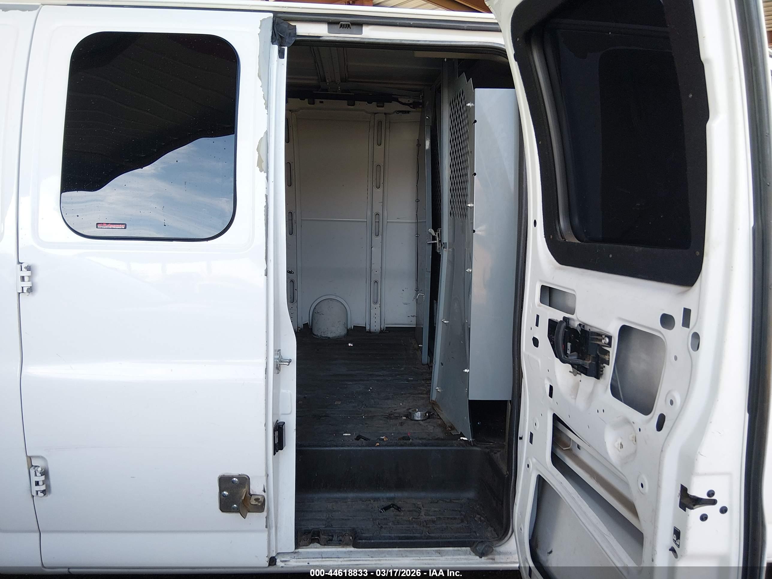 CHEVROLET EXPRESS image 8