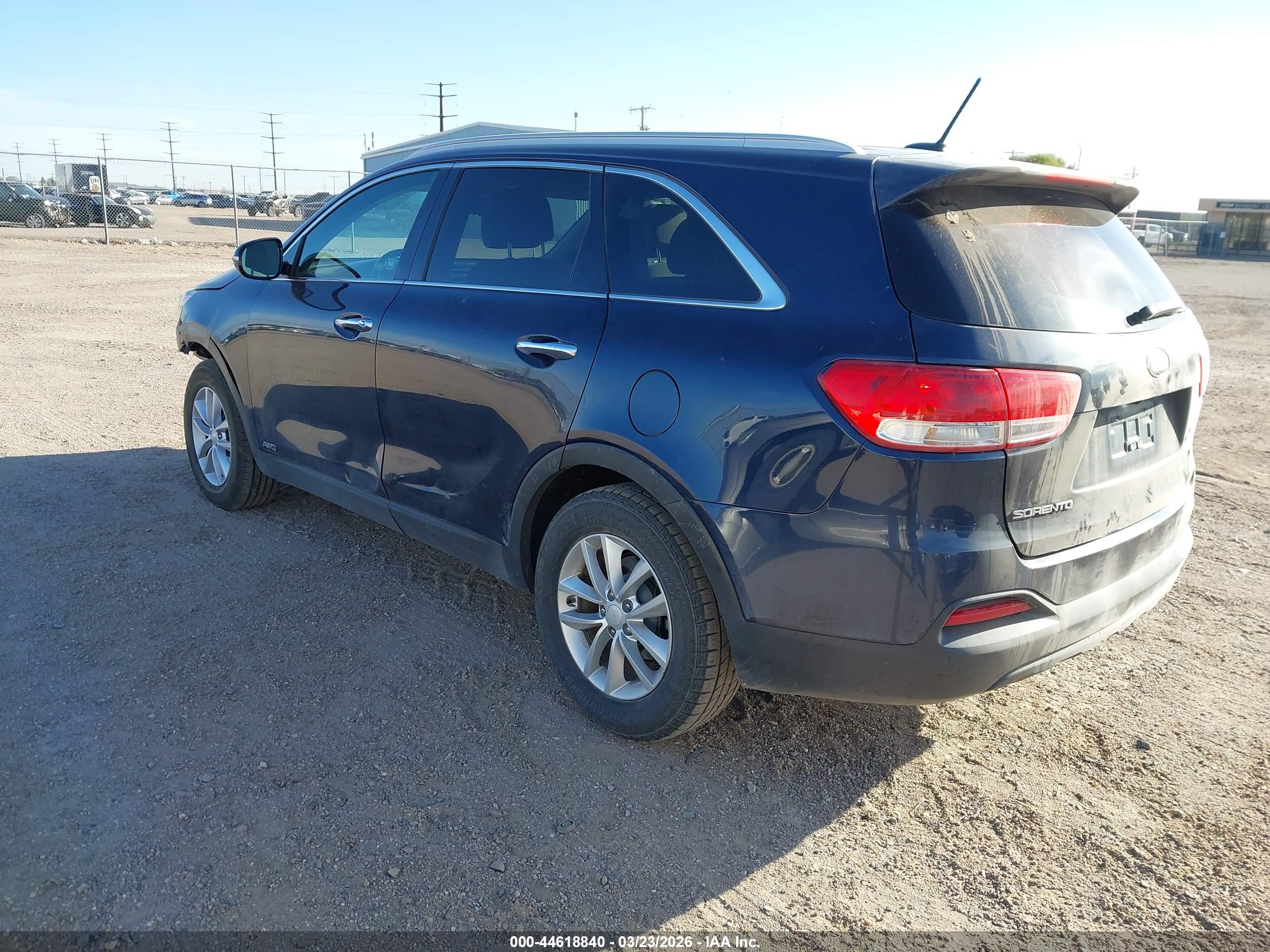 KIA SORENTO image 3