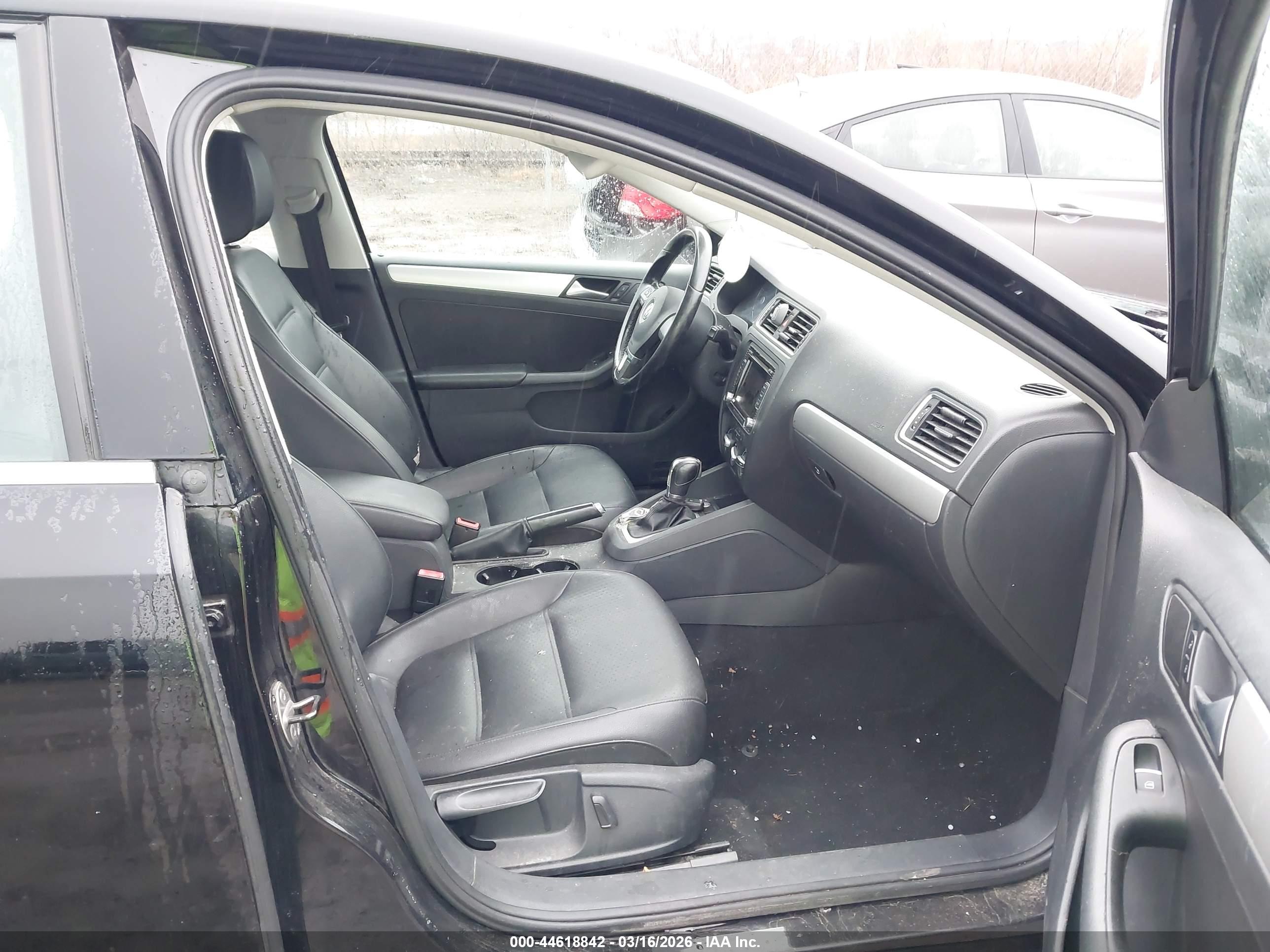VOLKSWAGEN JETTA image 5