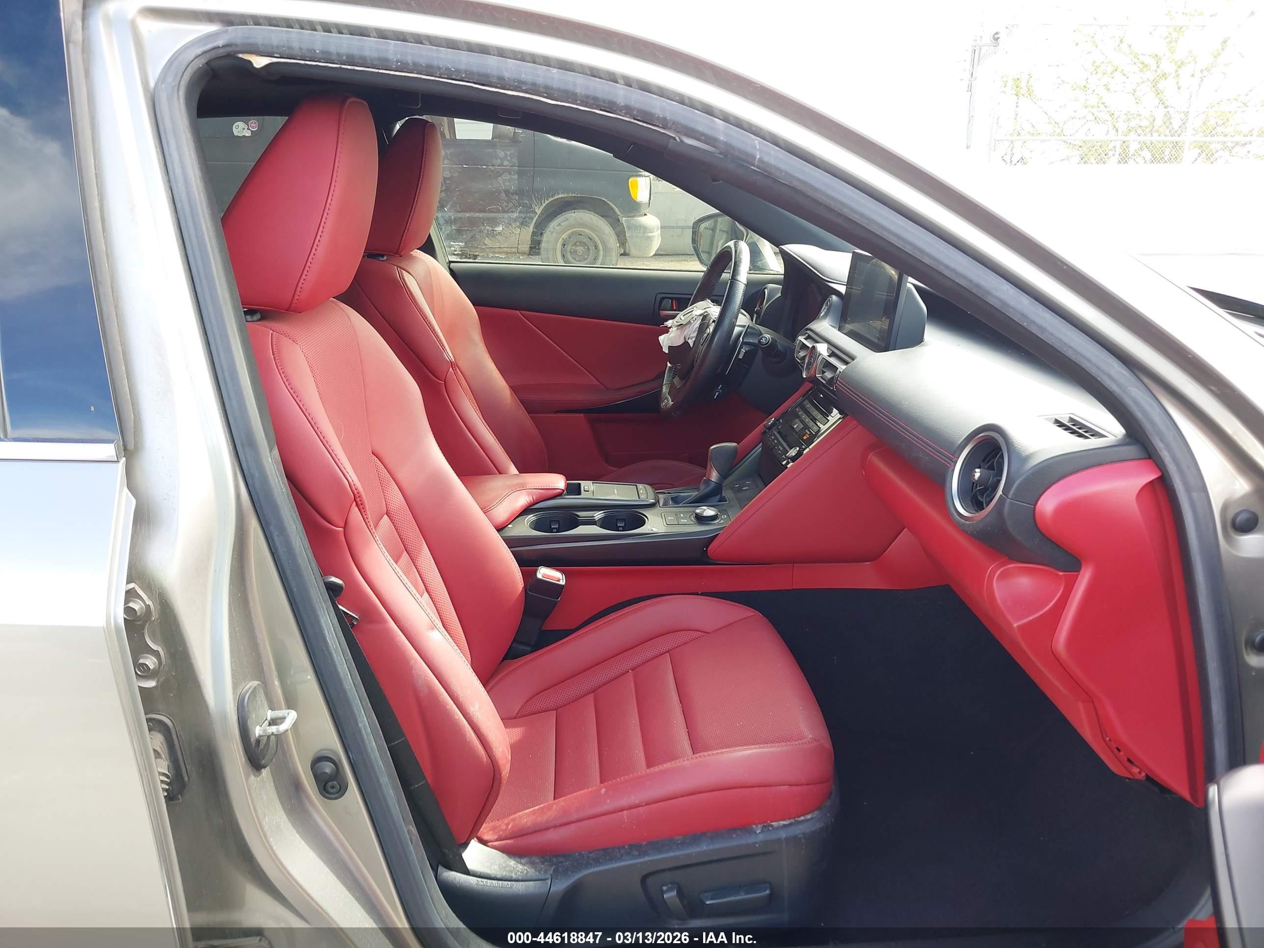 LEXUS IS image 5