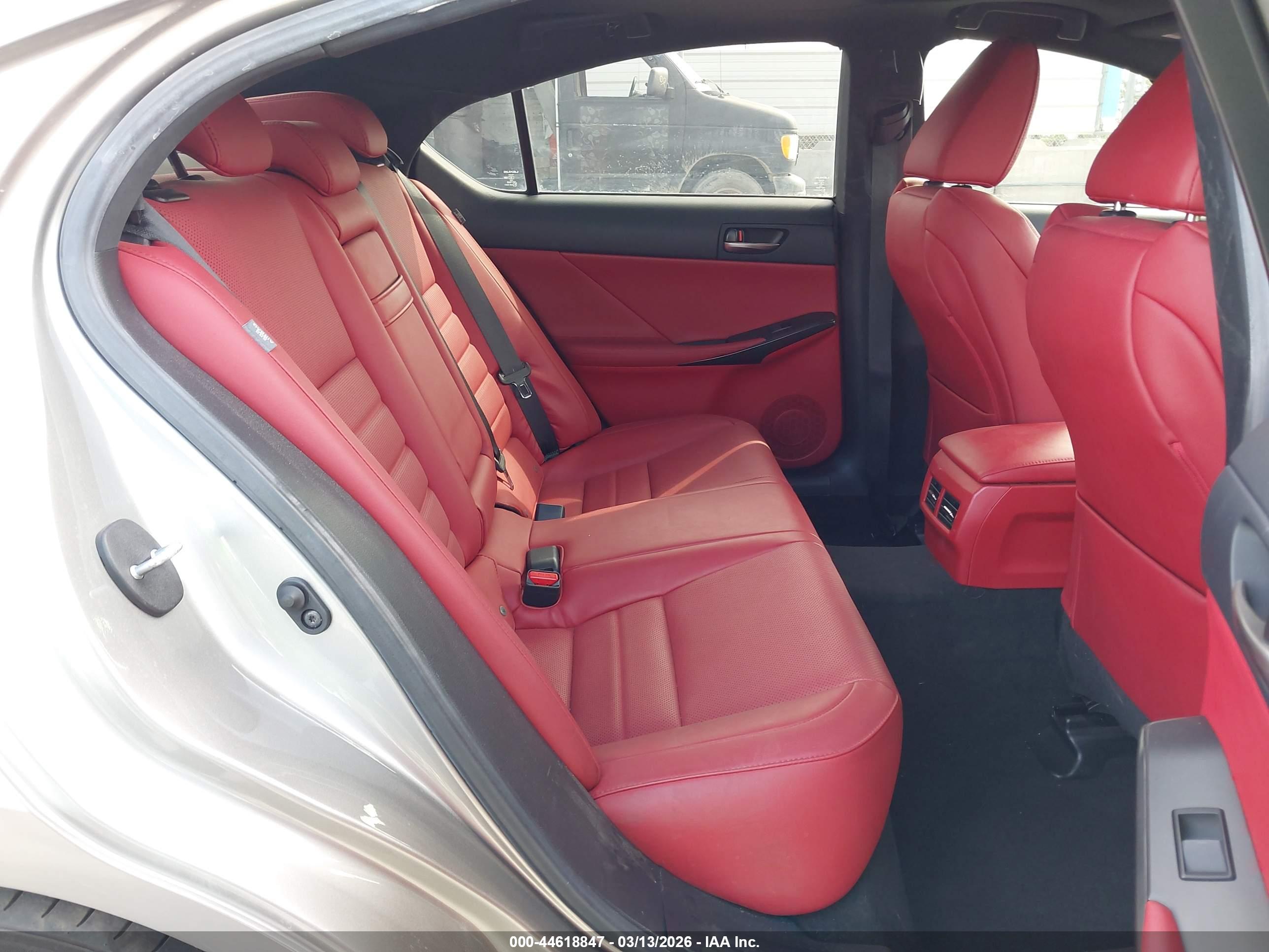 LEXUS IS image 8