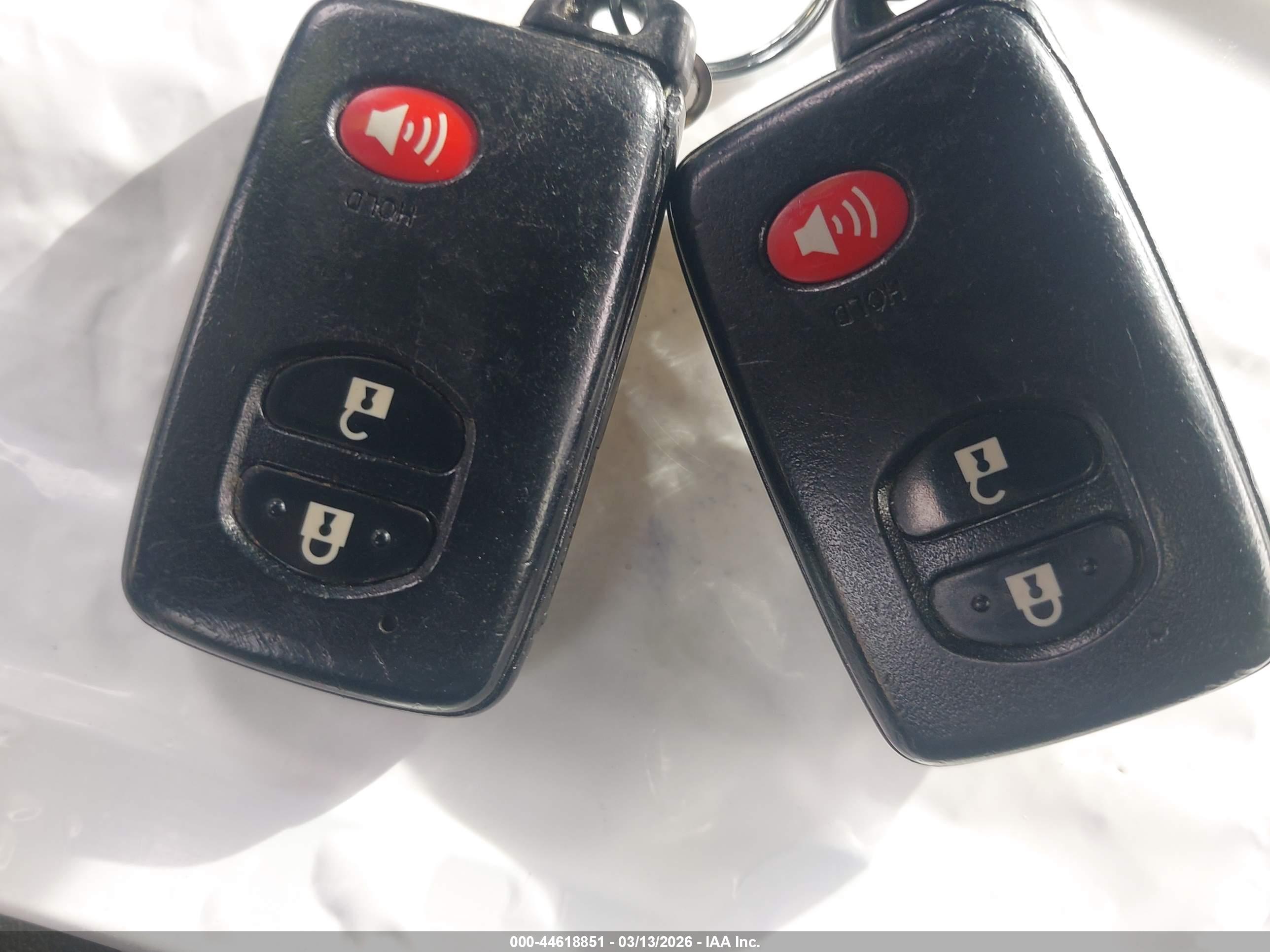 TOYOTA PRIUS image 11