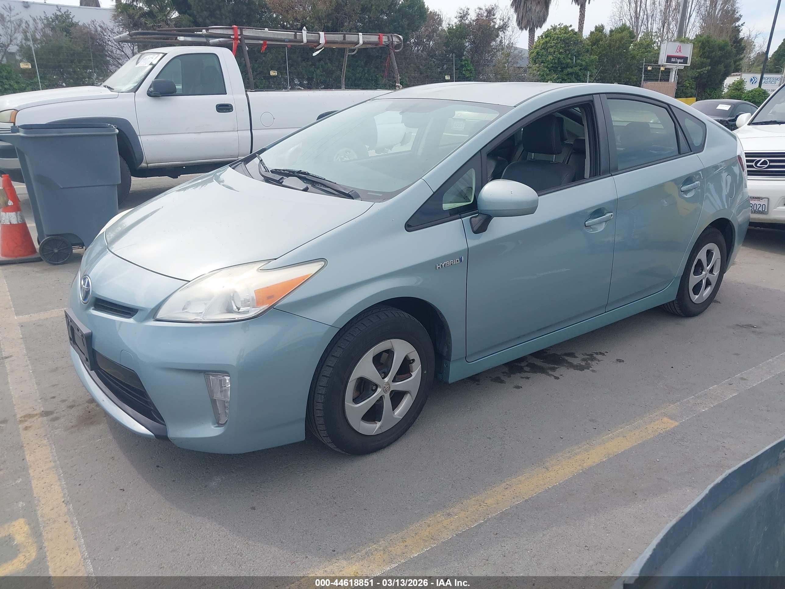 TOYOTA PRIUS image 2